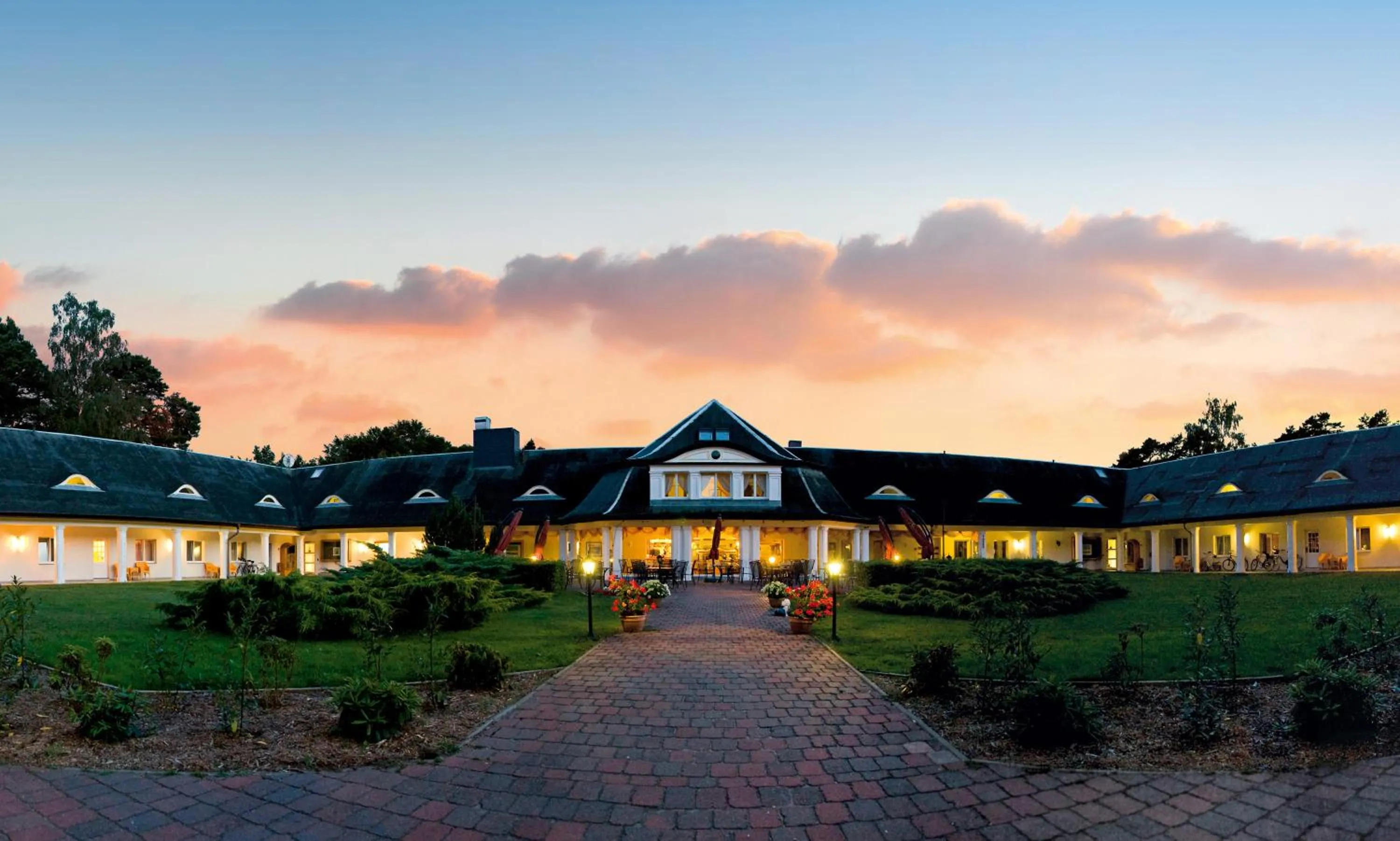 Facade/entrance in Hotel Residenz WALDOASE