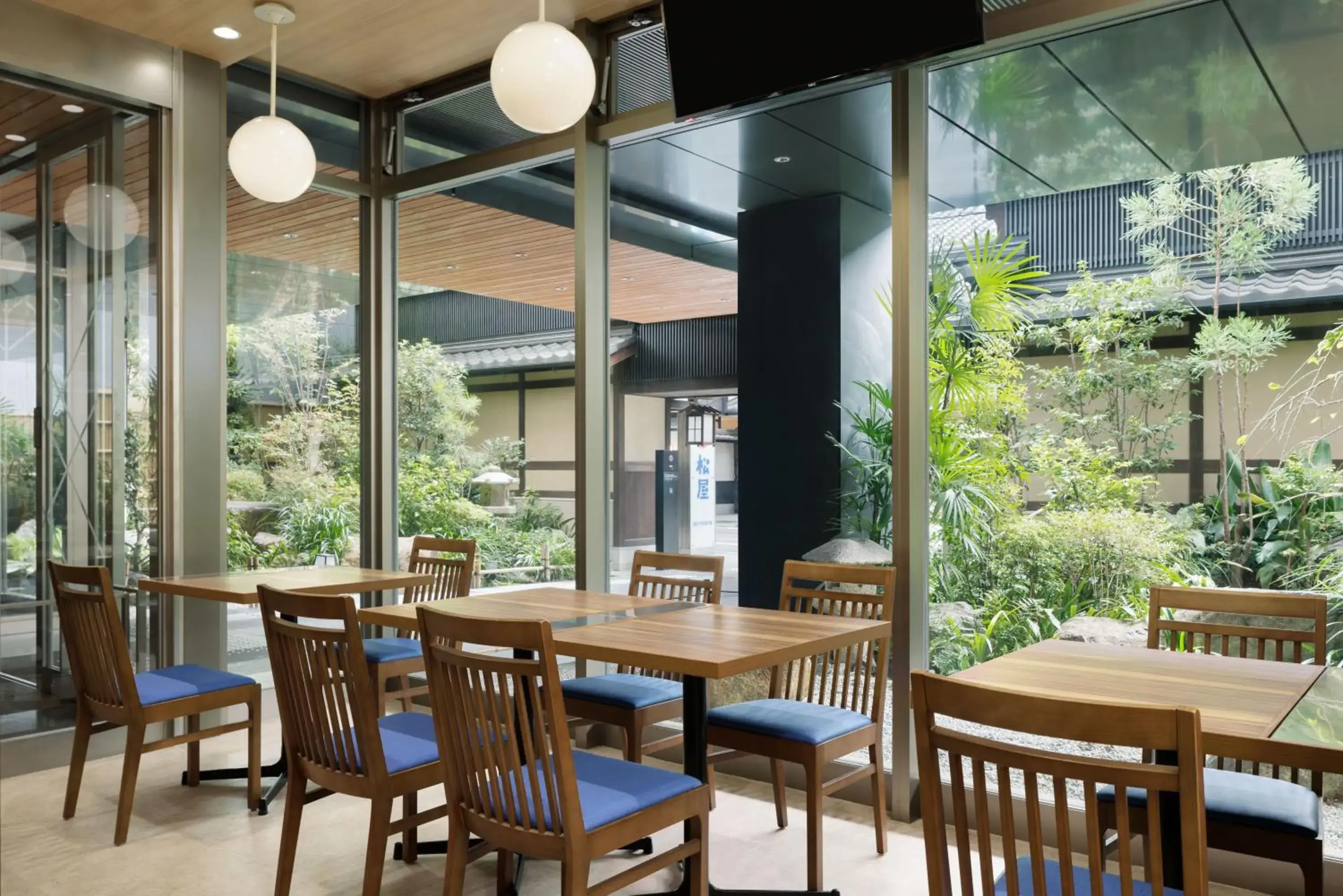 Restaurant/places to eat in Four Points Flex by Sheraton Kyoto Oike Restaurant/places to eat in Four Points Flex by Sheraton Kyoto Oike