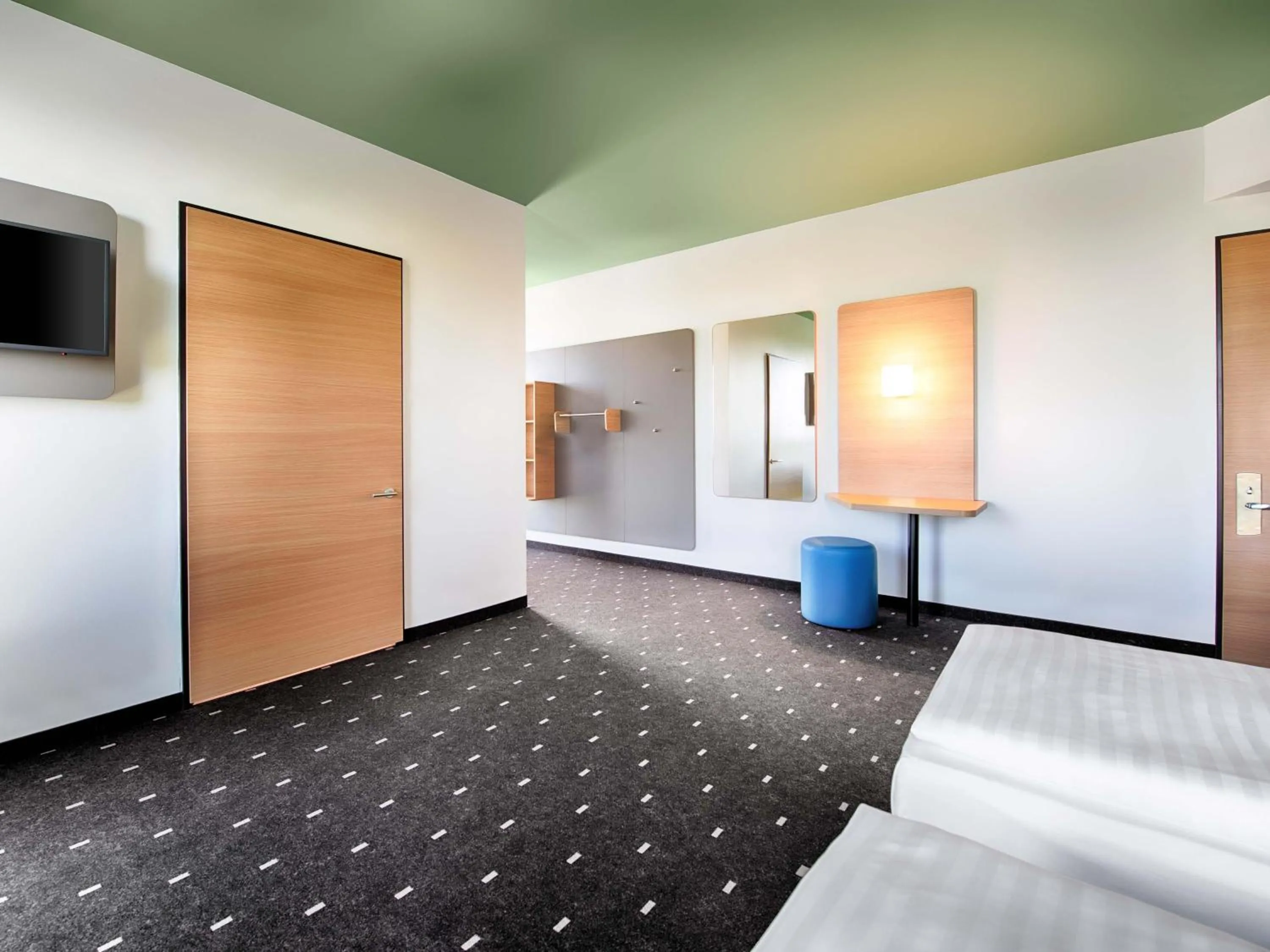 Photo of the whole room, Bed in B&B Hotel Wilhelmshaven