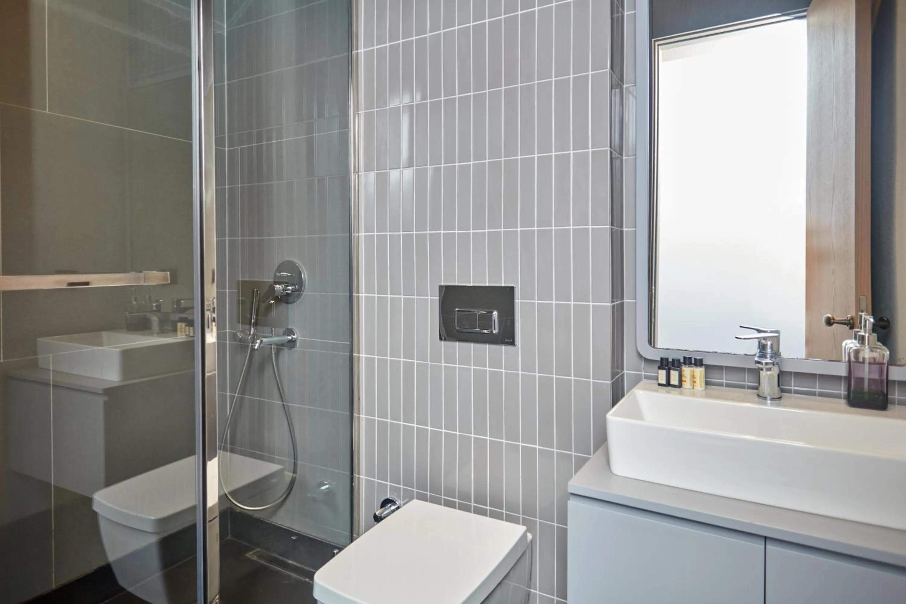 Shower in Root Redrock Yalıkavak