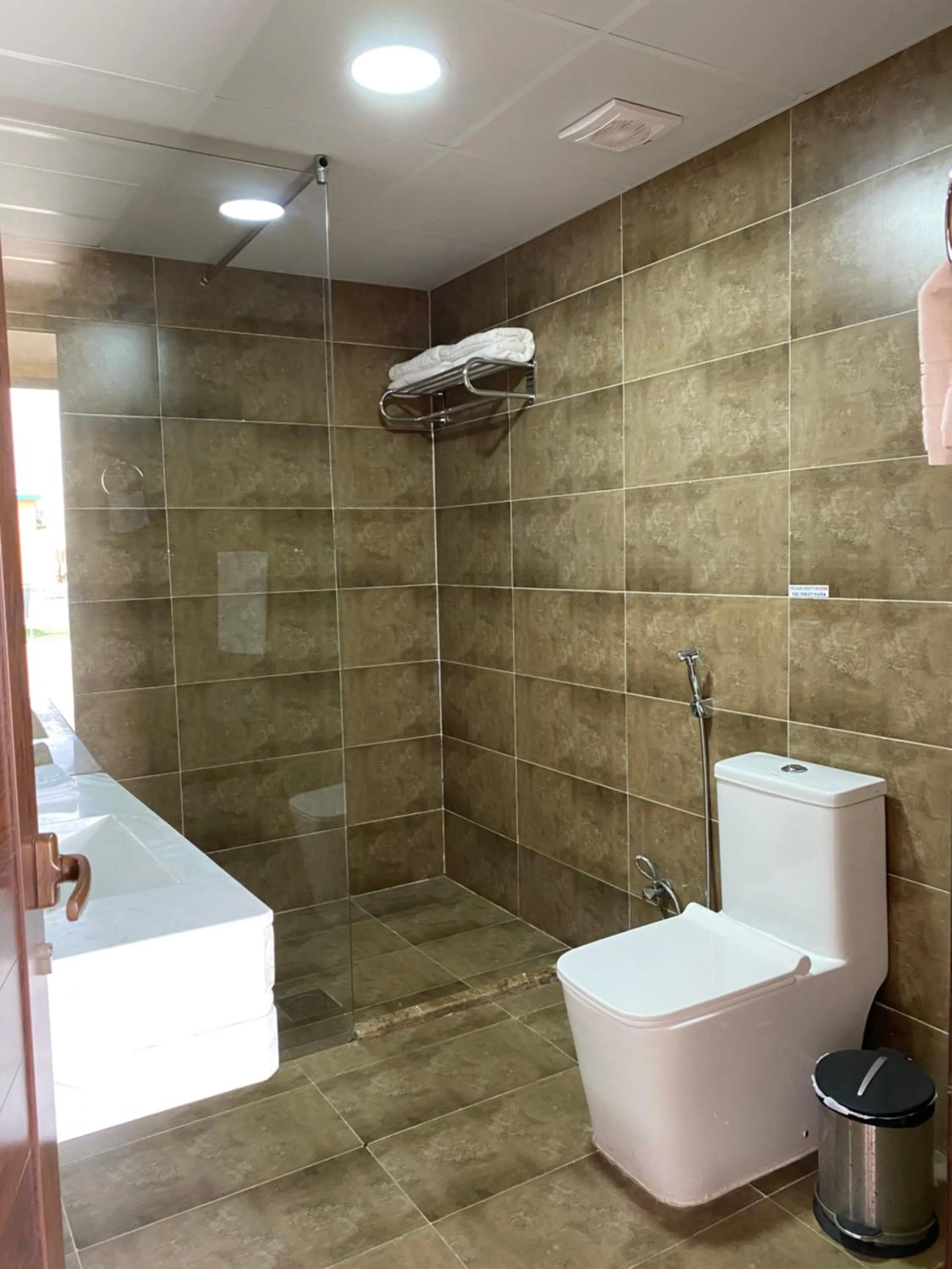 Desert Inn Resort and Camp