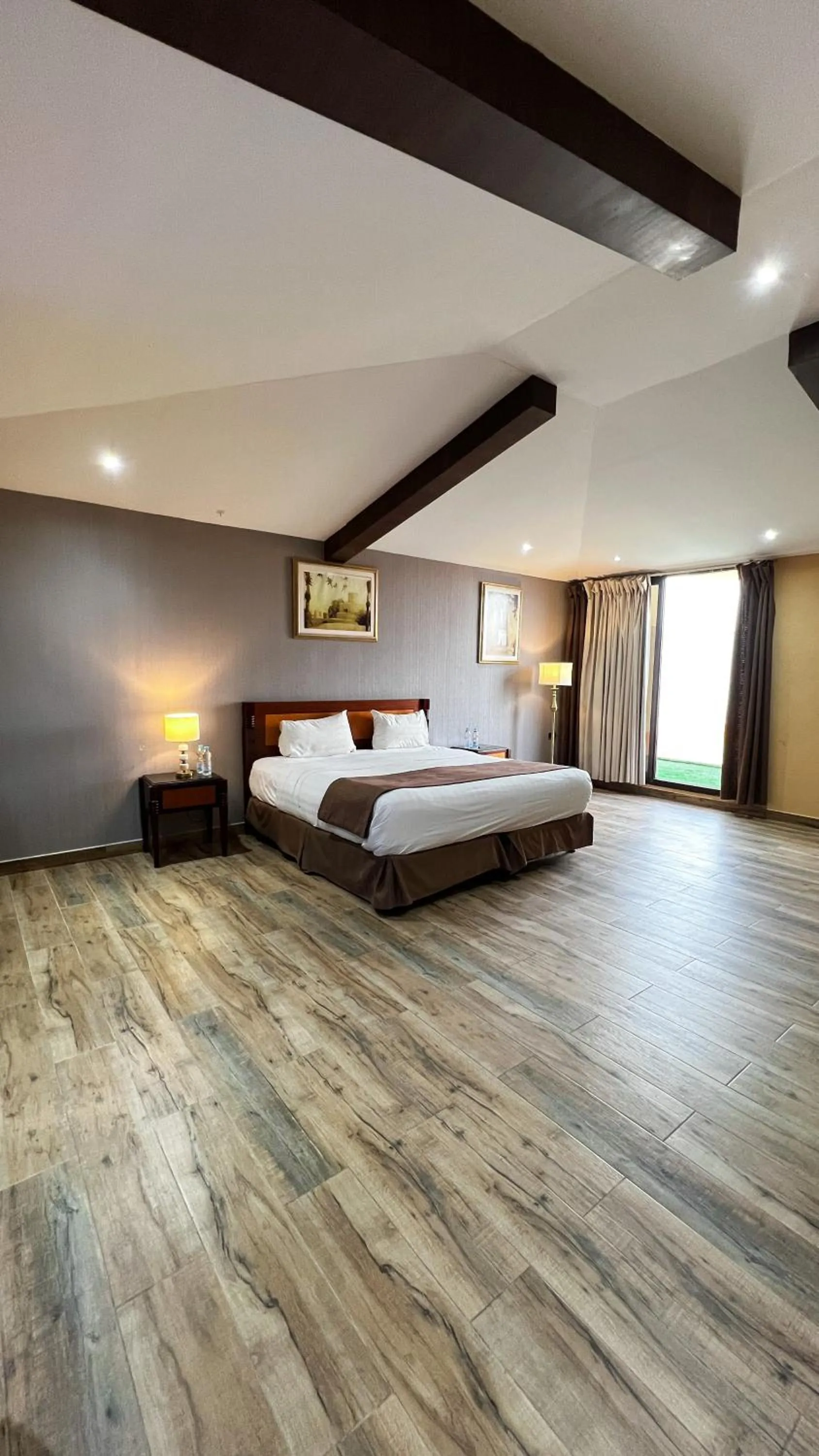 Bed in Desert Inn Resort and Camp