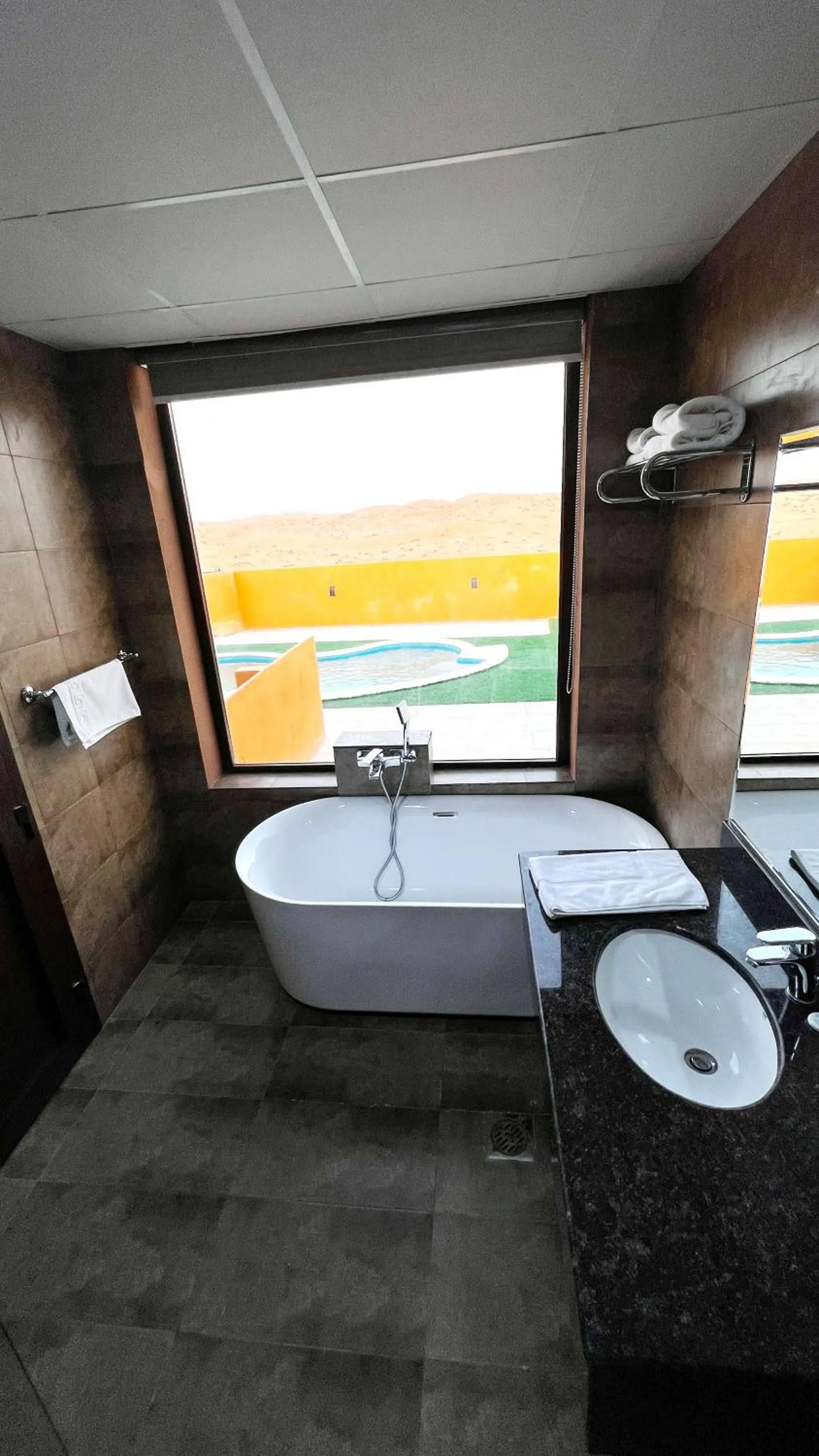 Desert Inn Resort and Camp