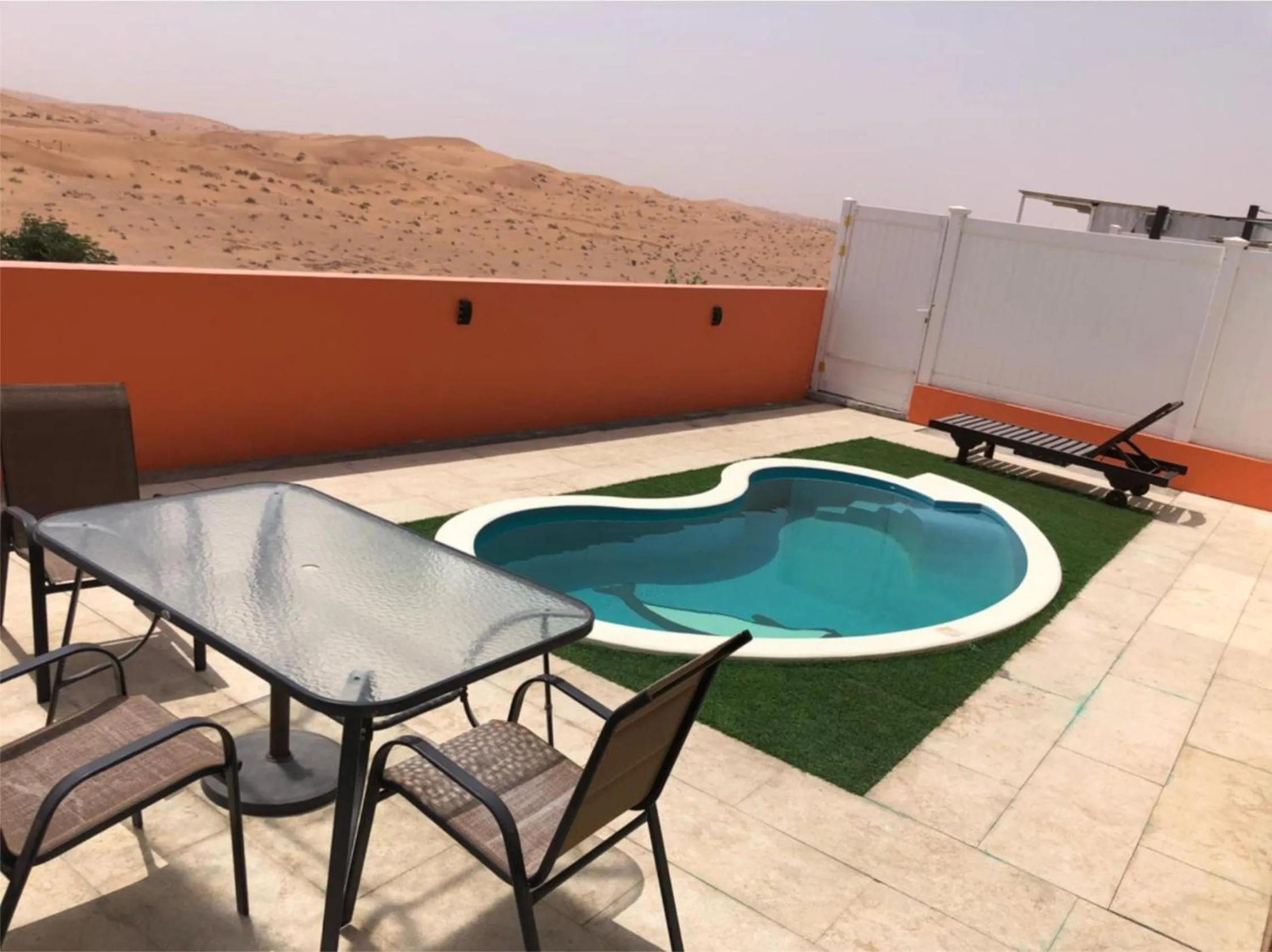 Desert Inn Resort and Camp