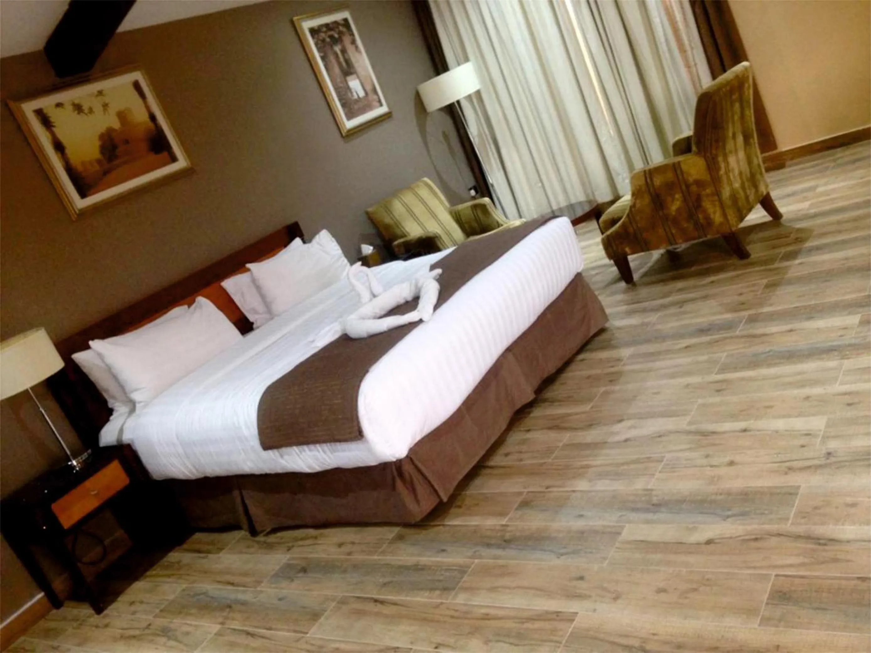 Bed in Desert Inn Resort and Camp