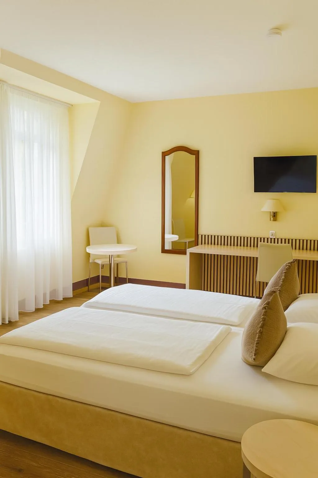 Photo of the whole room, Bed in Hotel Villa Noel am Hauptbahnhof