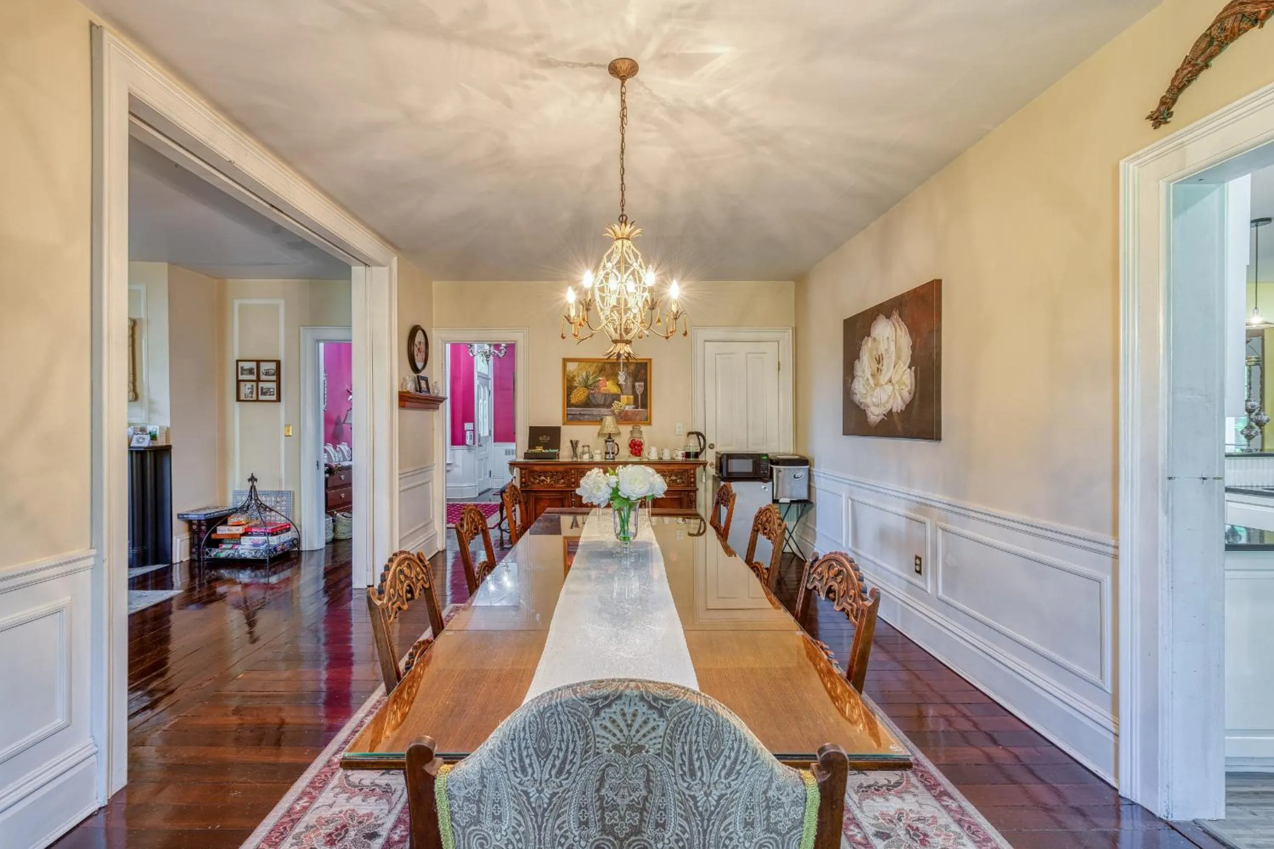 Dining area in Monroe Manor Inn