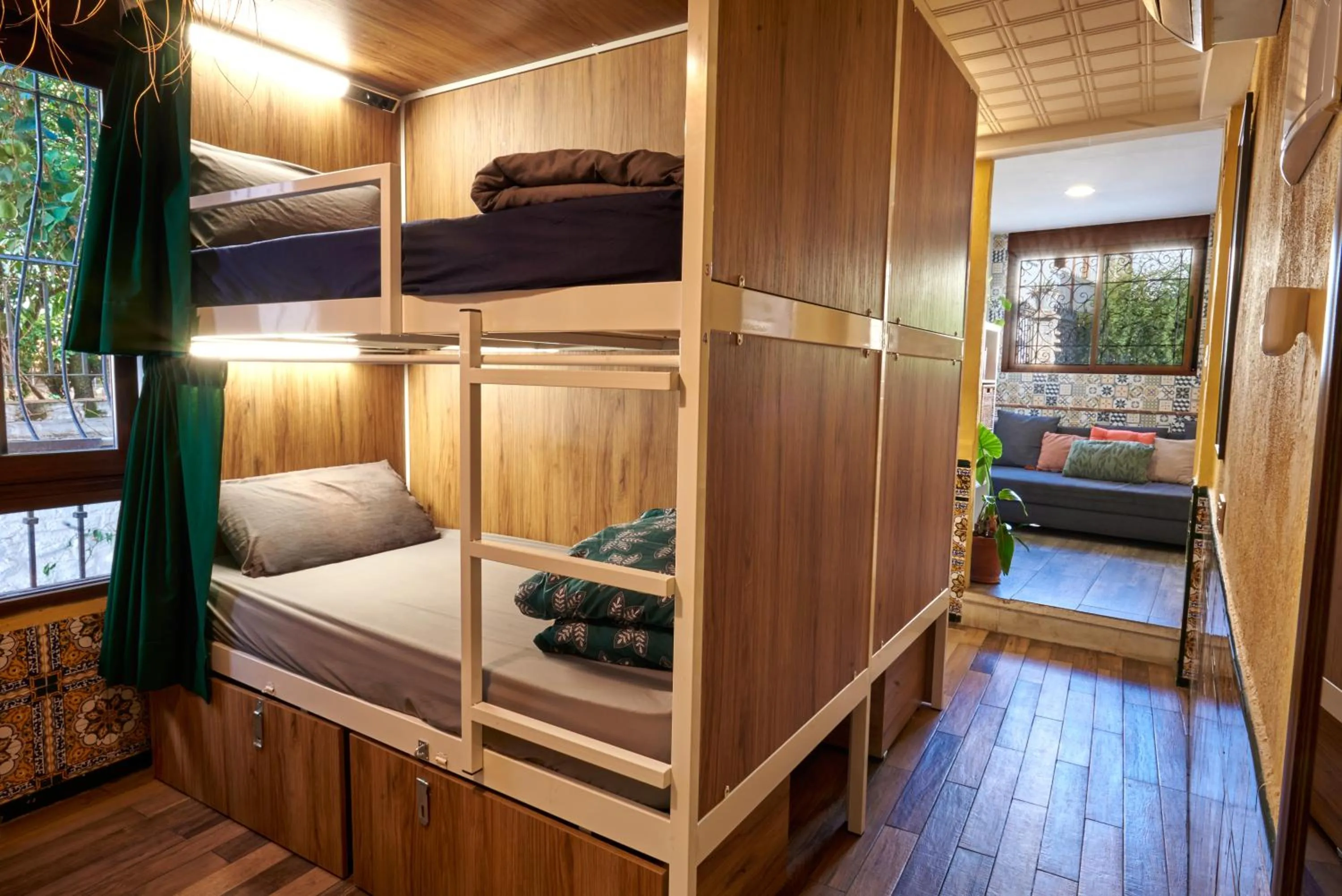 Bed in 6-Bed Female Dormitory Room in Oripando Hostel