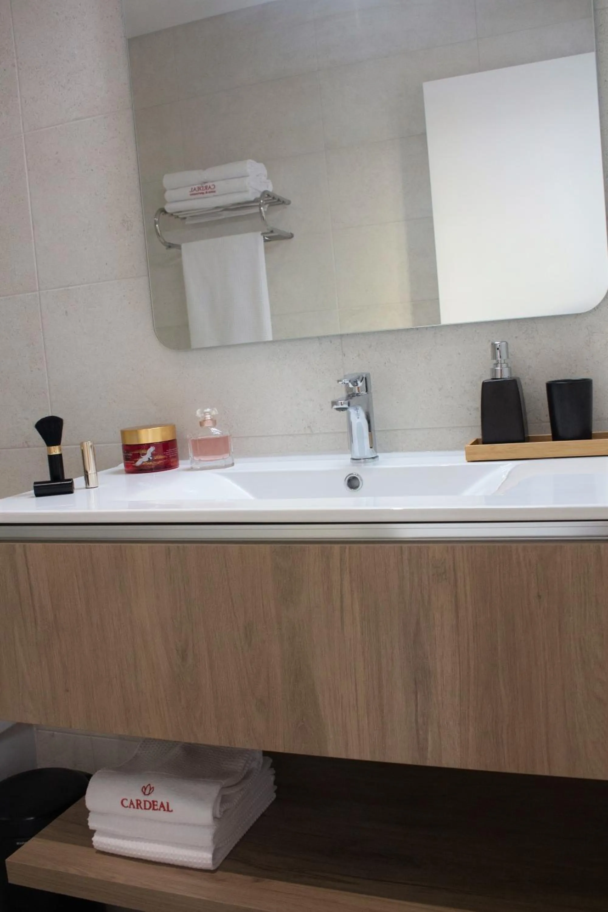 Toilet in Cardeal Suites & Apartments