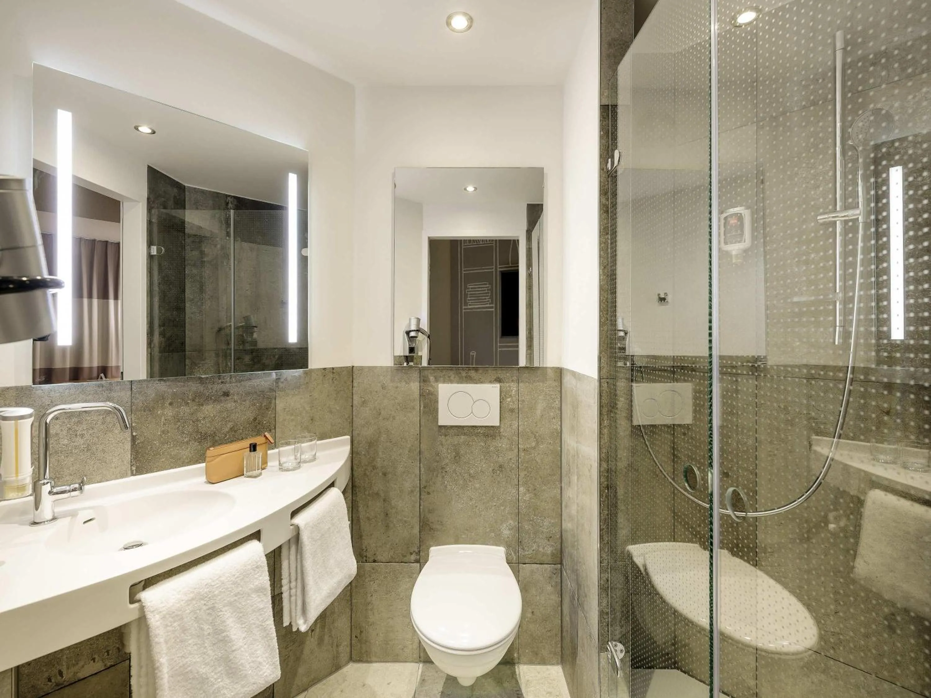 Bedroom in ibis Hotel München Messe