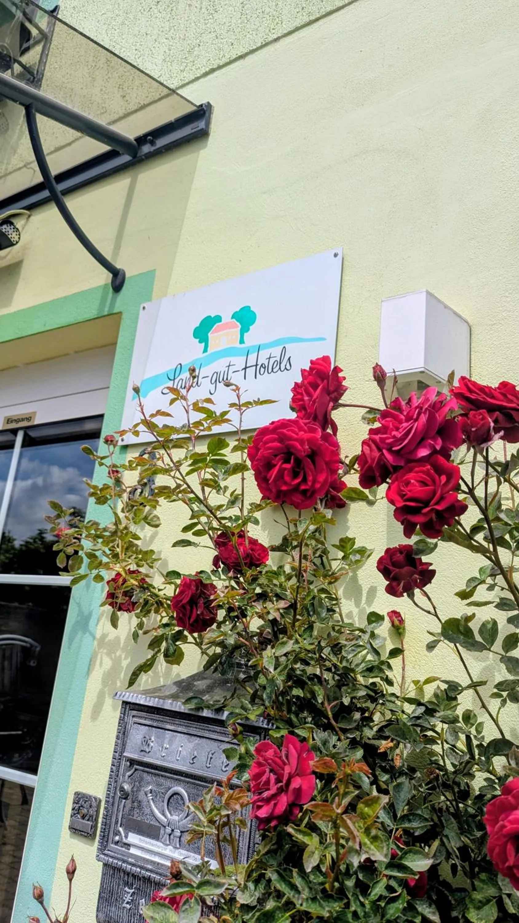 Property building in Land-gut-Hotel Schenkenberger Hof