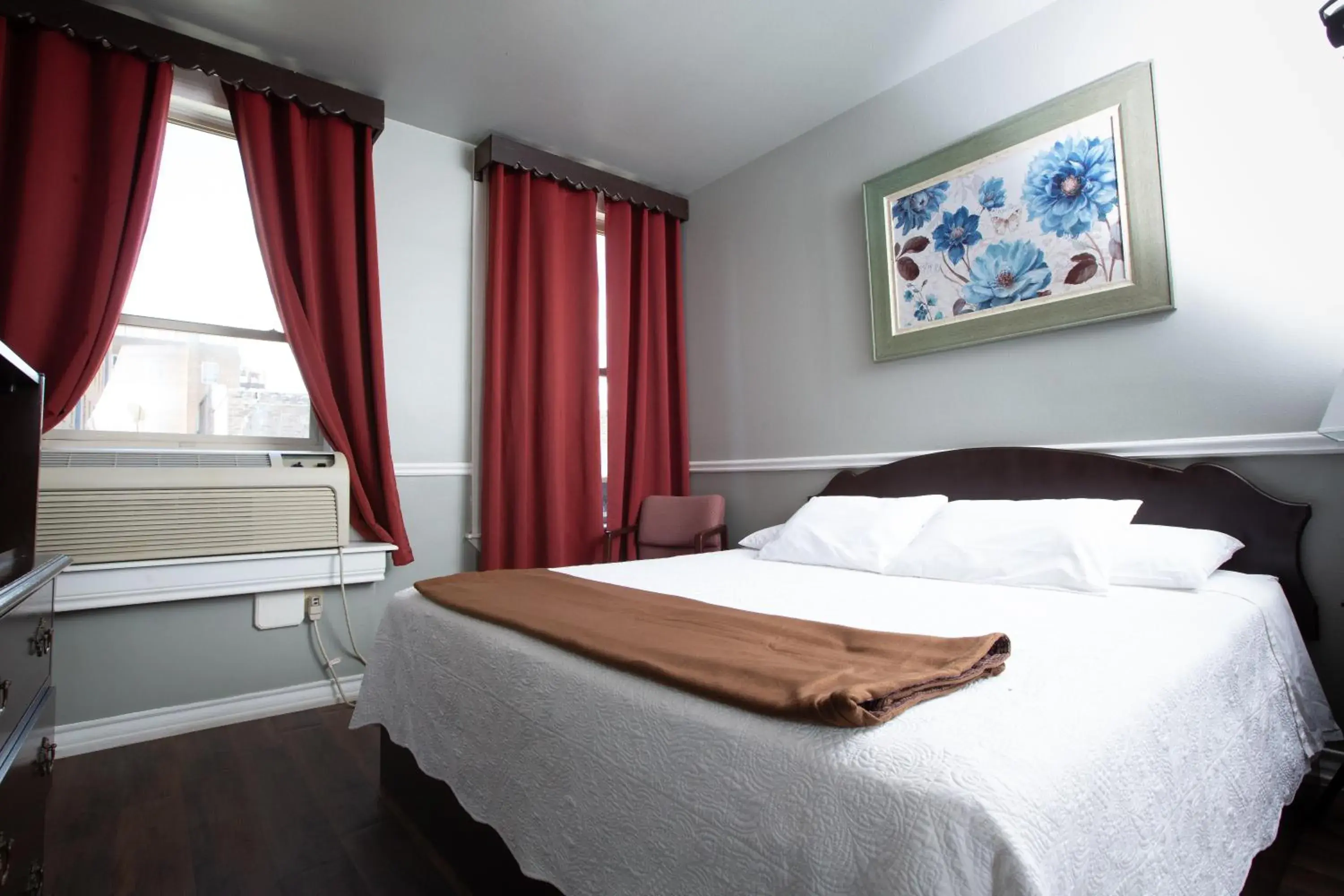 Deluxe King Room in The Rialto Hotel Deluxe King Room in The Rialto Hotel