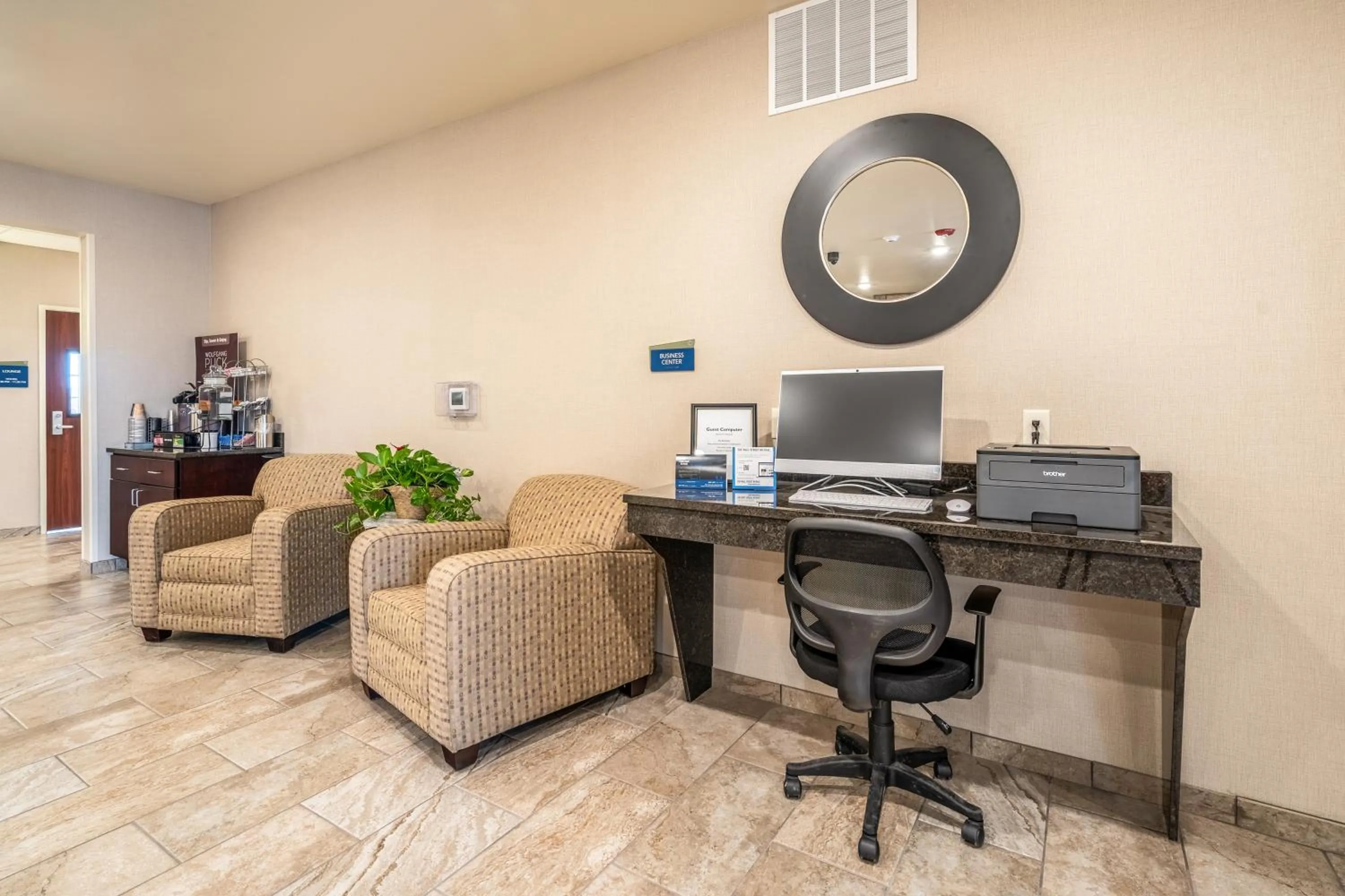 Business facilities in Cobblestone Hotel & Suites - Morgan