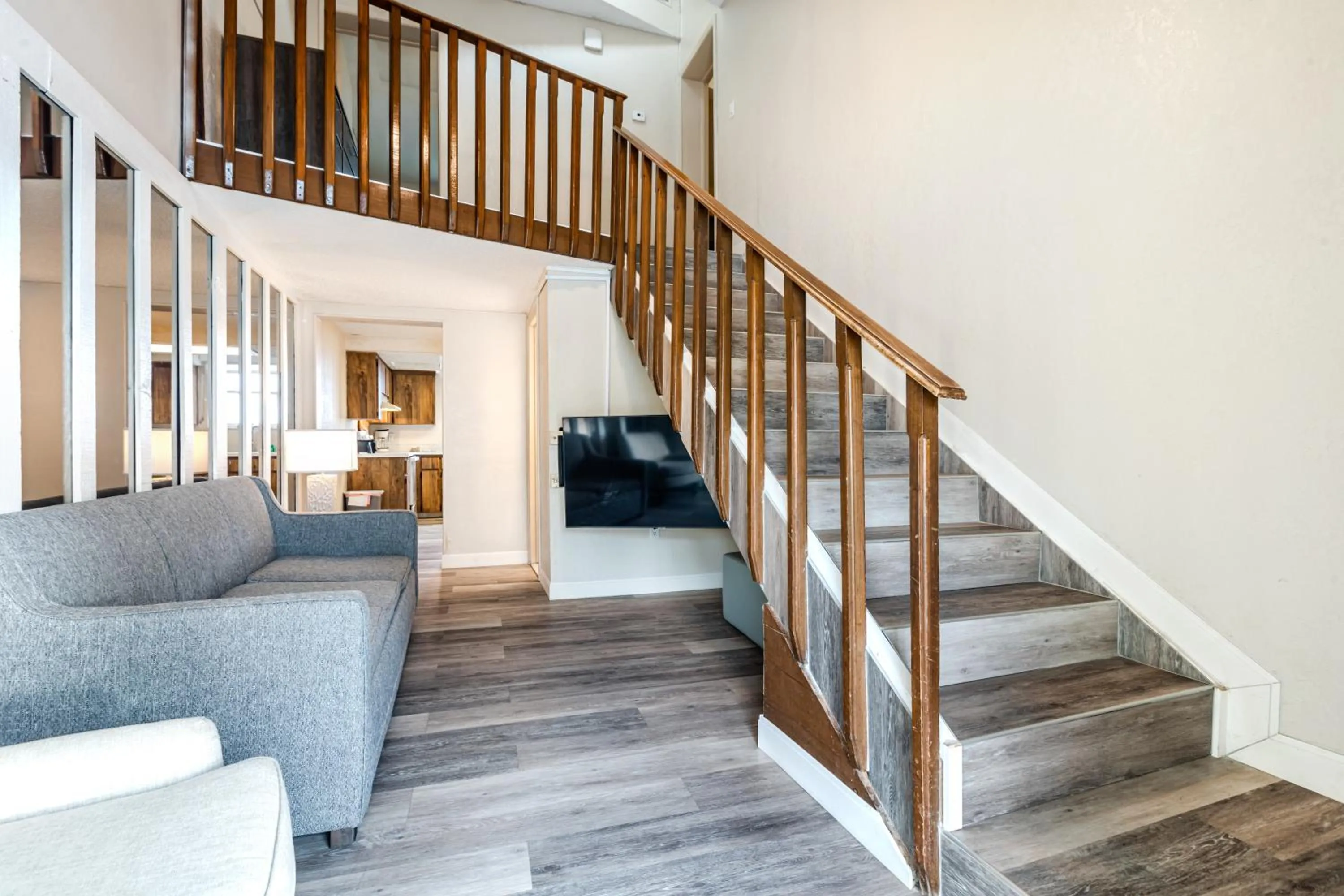 TV and multimedia in Grand Shores West