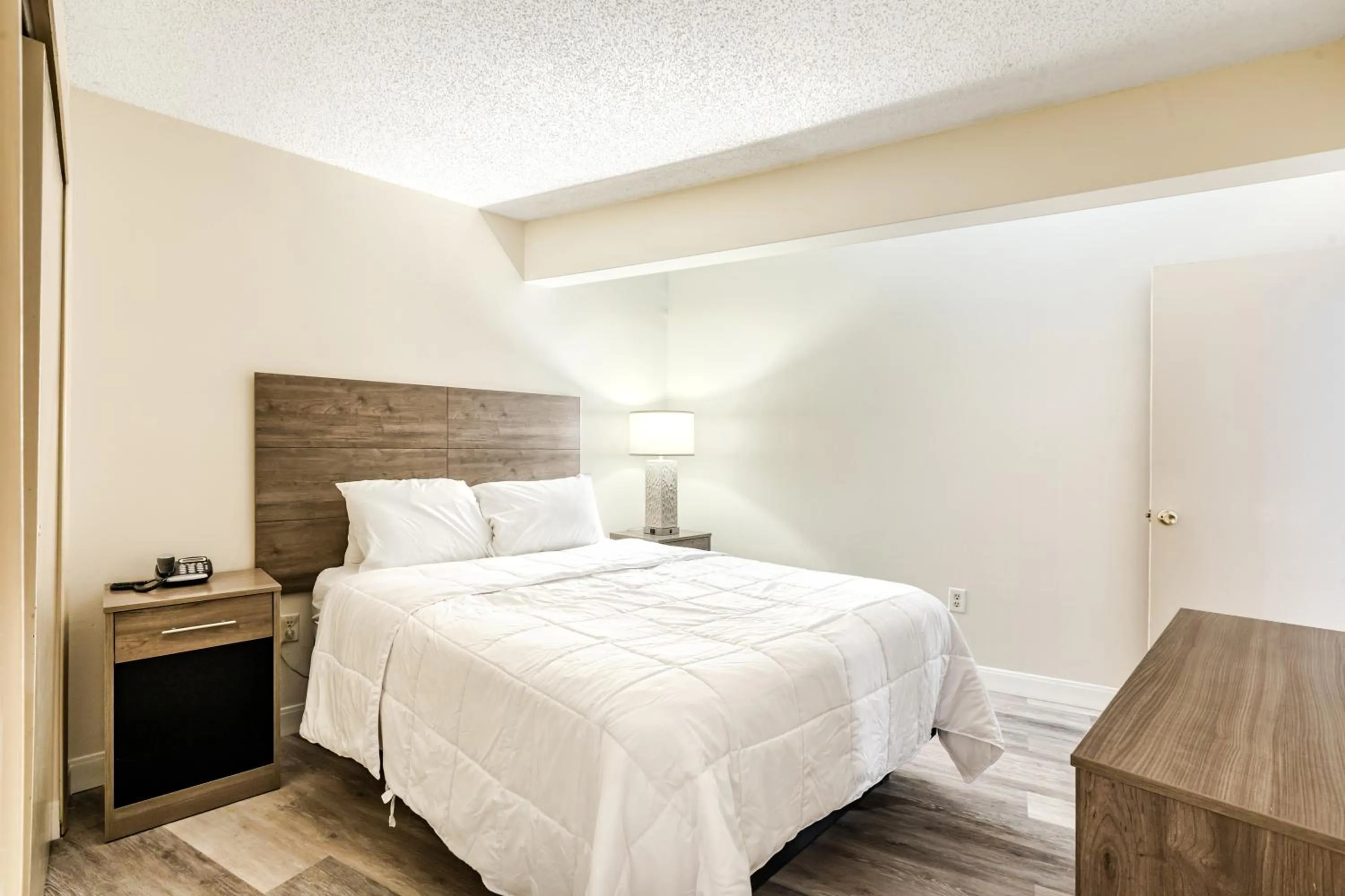 Bedroom in Grand Shores West