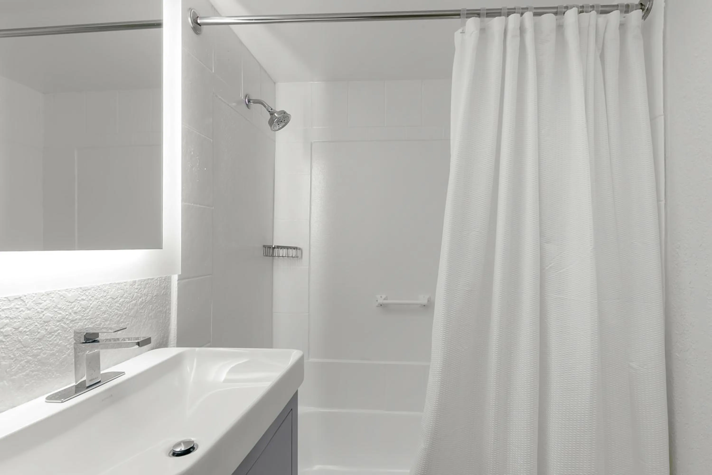 Bathroom in Grand Shores West