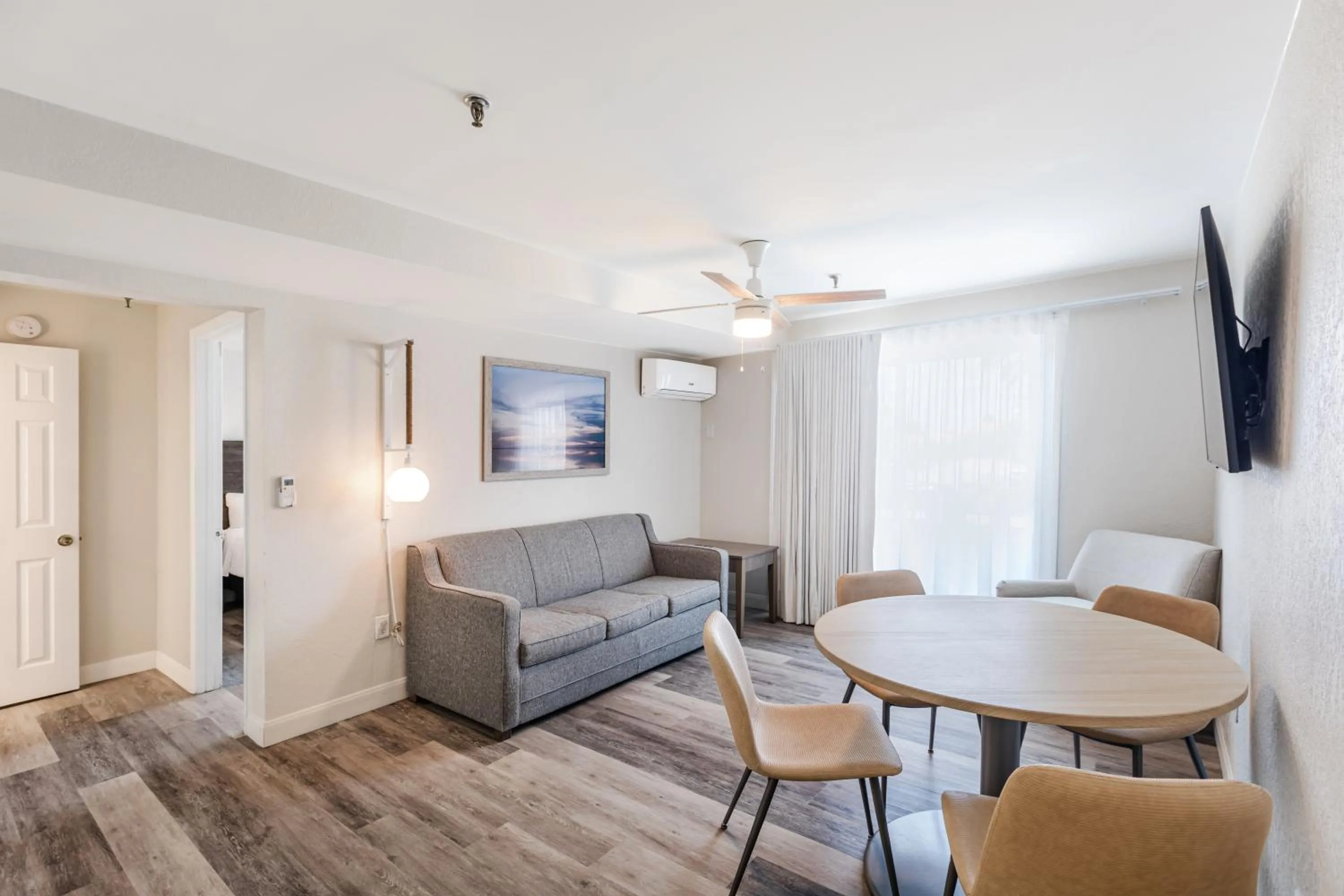 Seating area in Grand Shores West