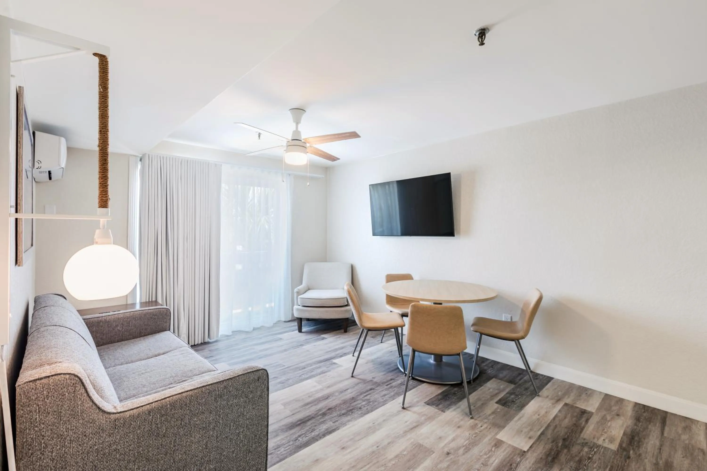 TV and multimedia in Grand Shores West