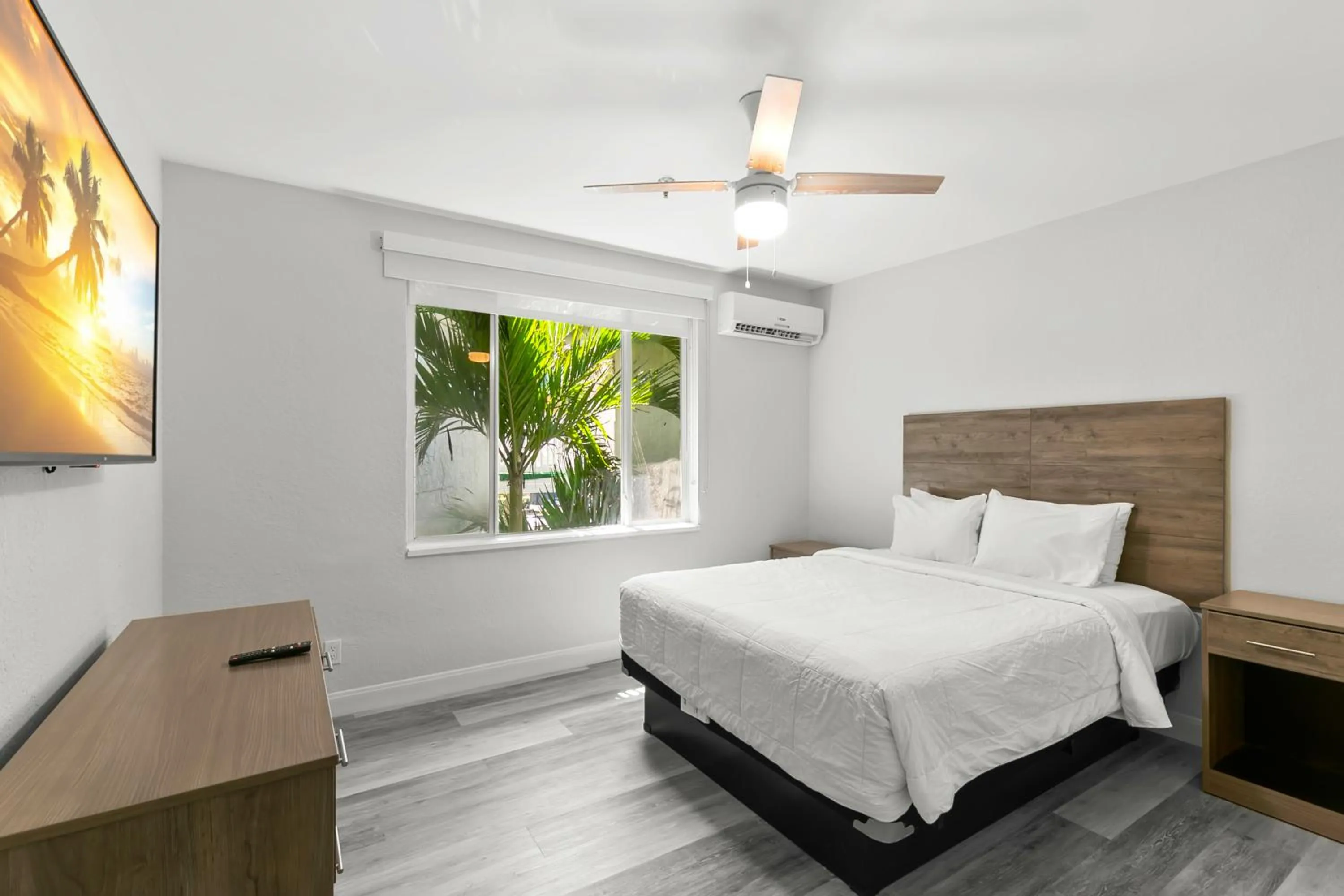 Bed in Grand Shores West