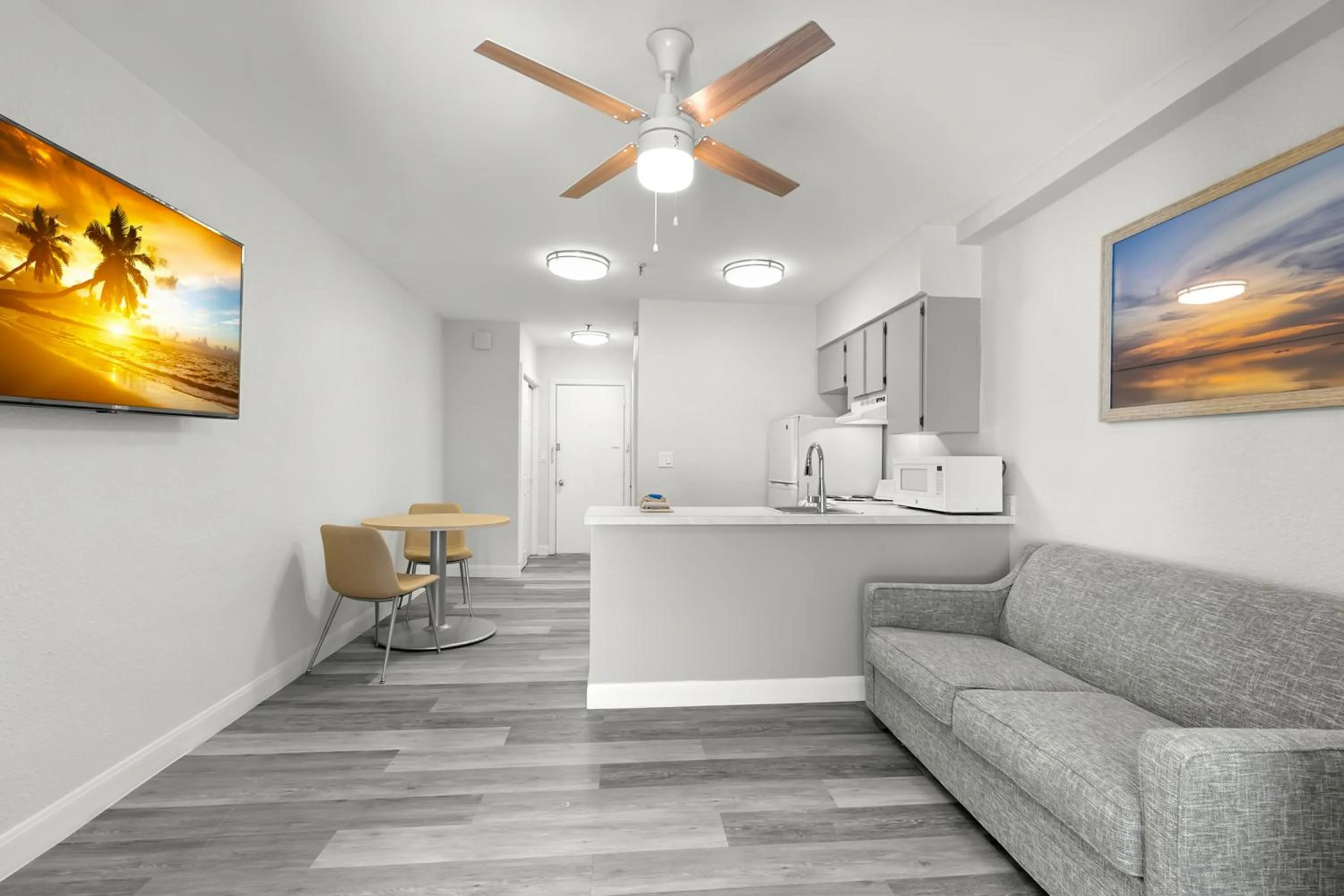 Kitchen or kitchenette in Grand Shores West