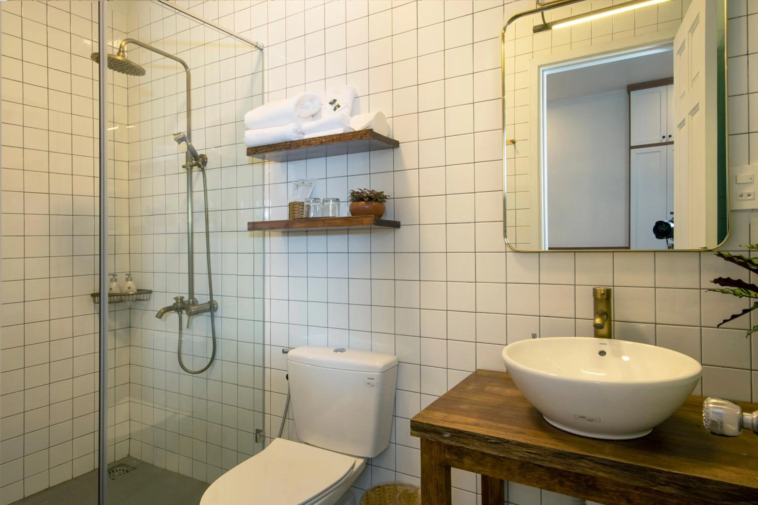 Toilet in Le Soleil Boutique Hotel