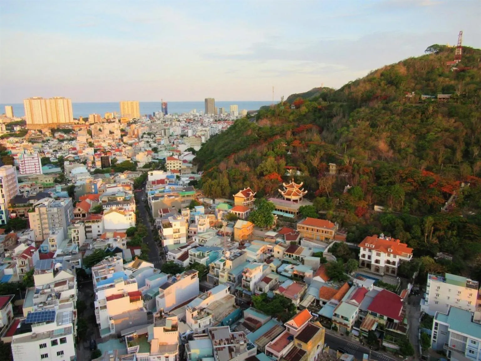 Neighbourhood in VUNG TAU LUXURY HOTEL & APARTMENT