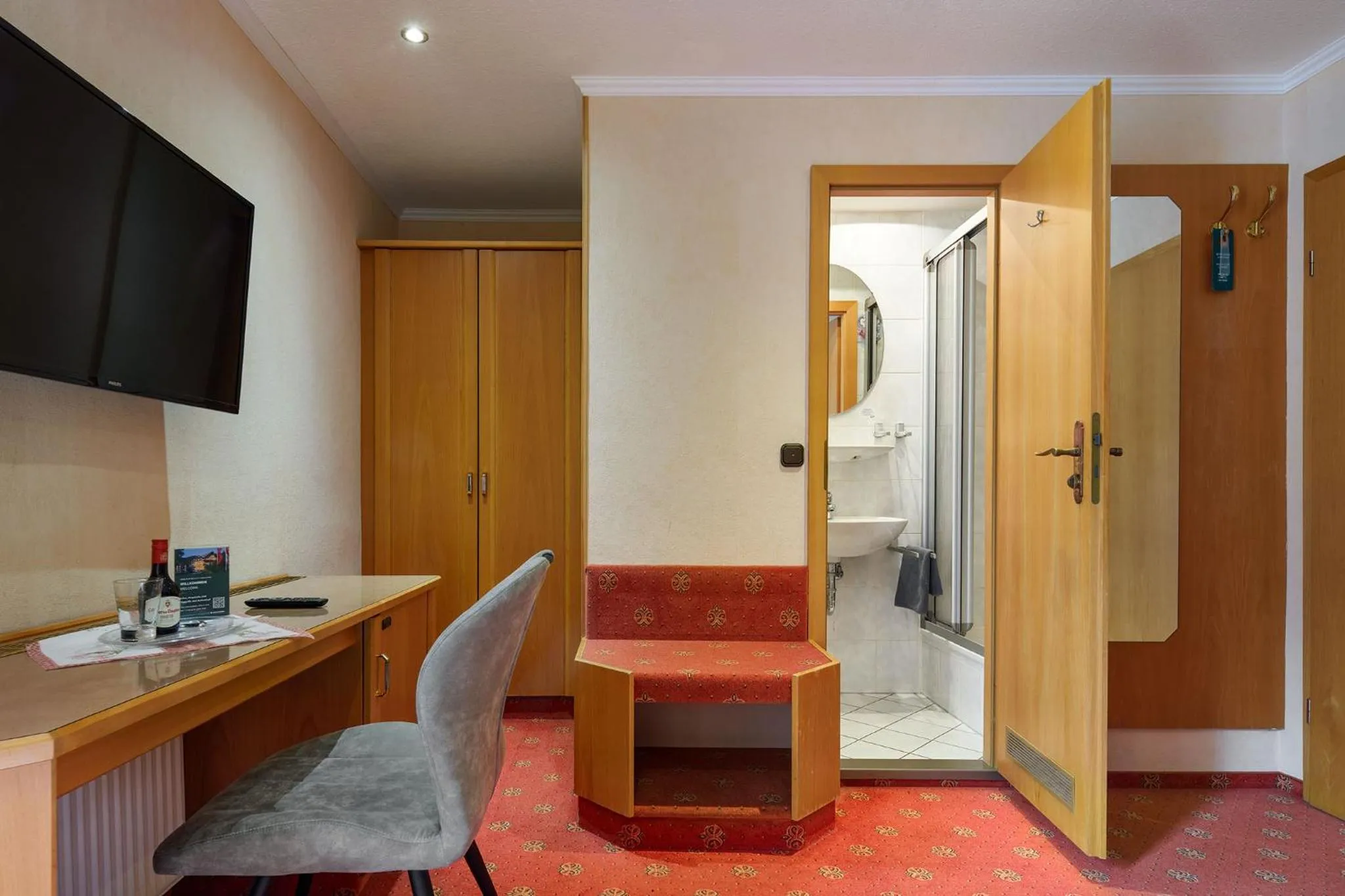 wardrobe in Hotel Ladenmühle