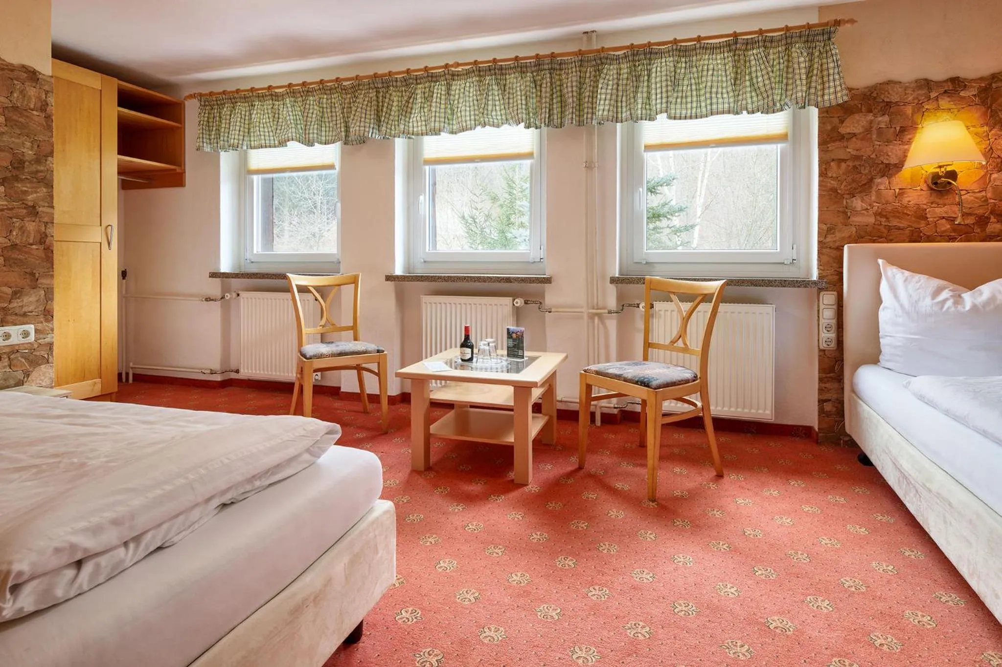 wardrobe, Bed in Hotel Ladenmühle