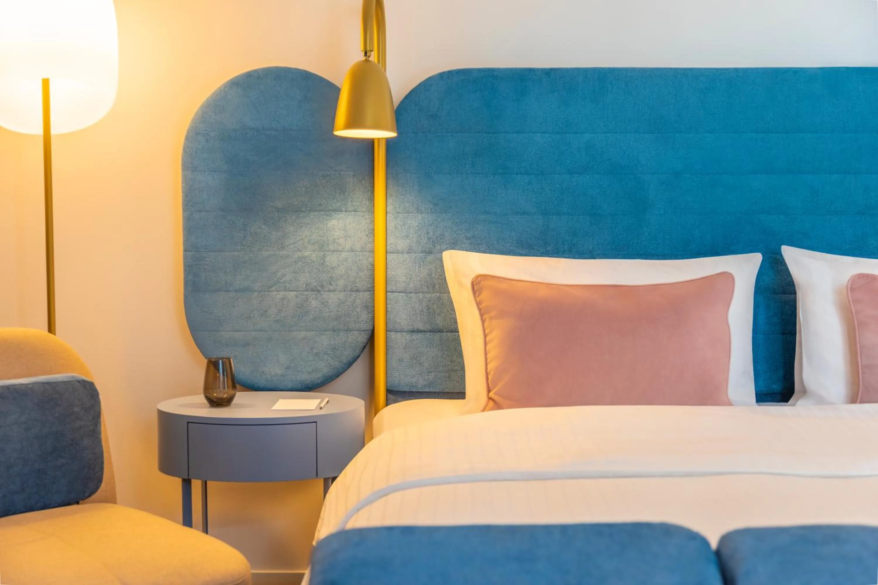 Photo of the whole room, Bed in Capri by Fraser Leipzig