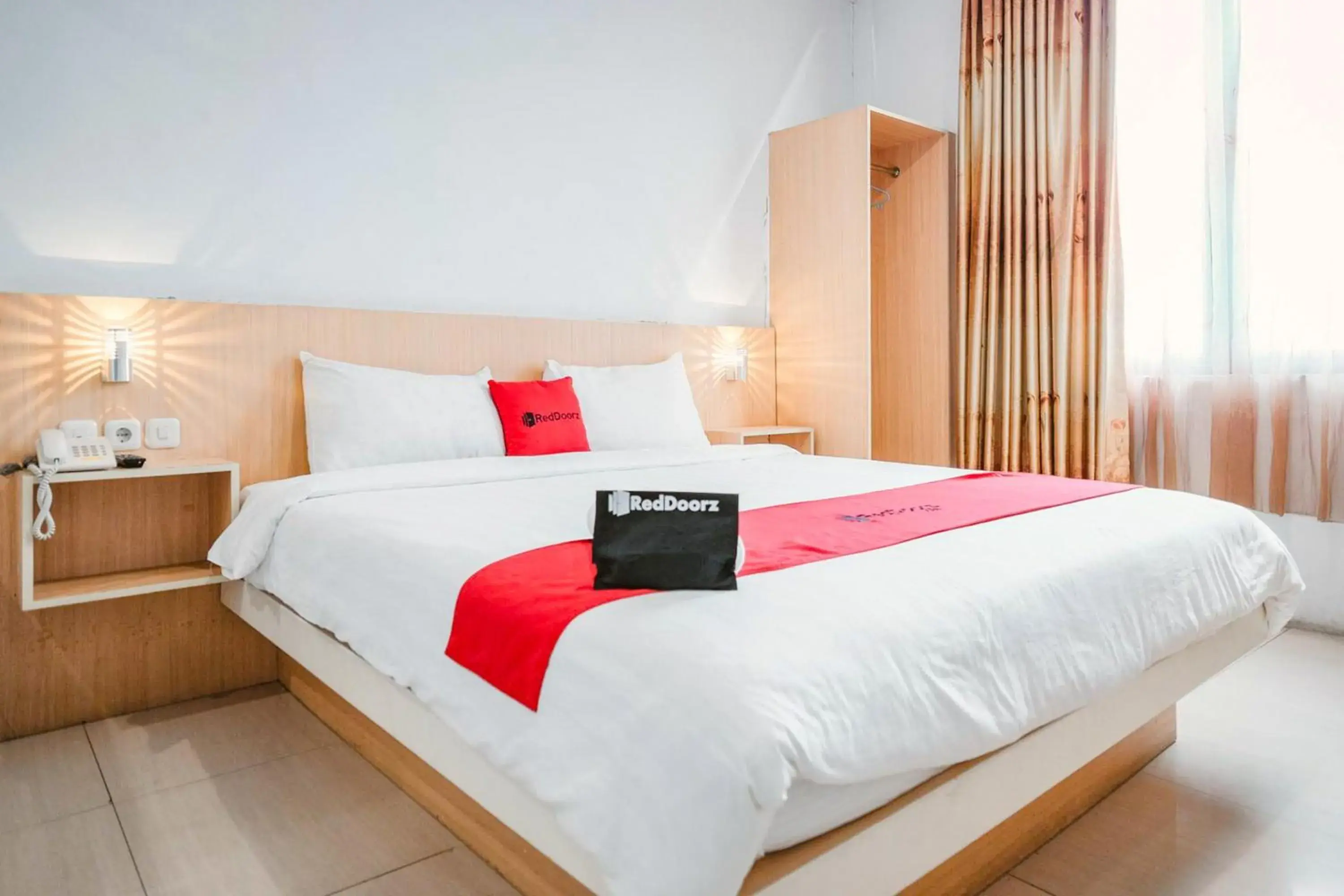 Deluxe Double Room in RedDoorz Premium at Hotel T-ONE Jambi Deluxe Double Room in RedDoorz Premium at Hotel T-ONE Jambi