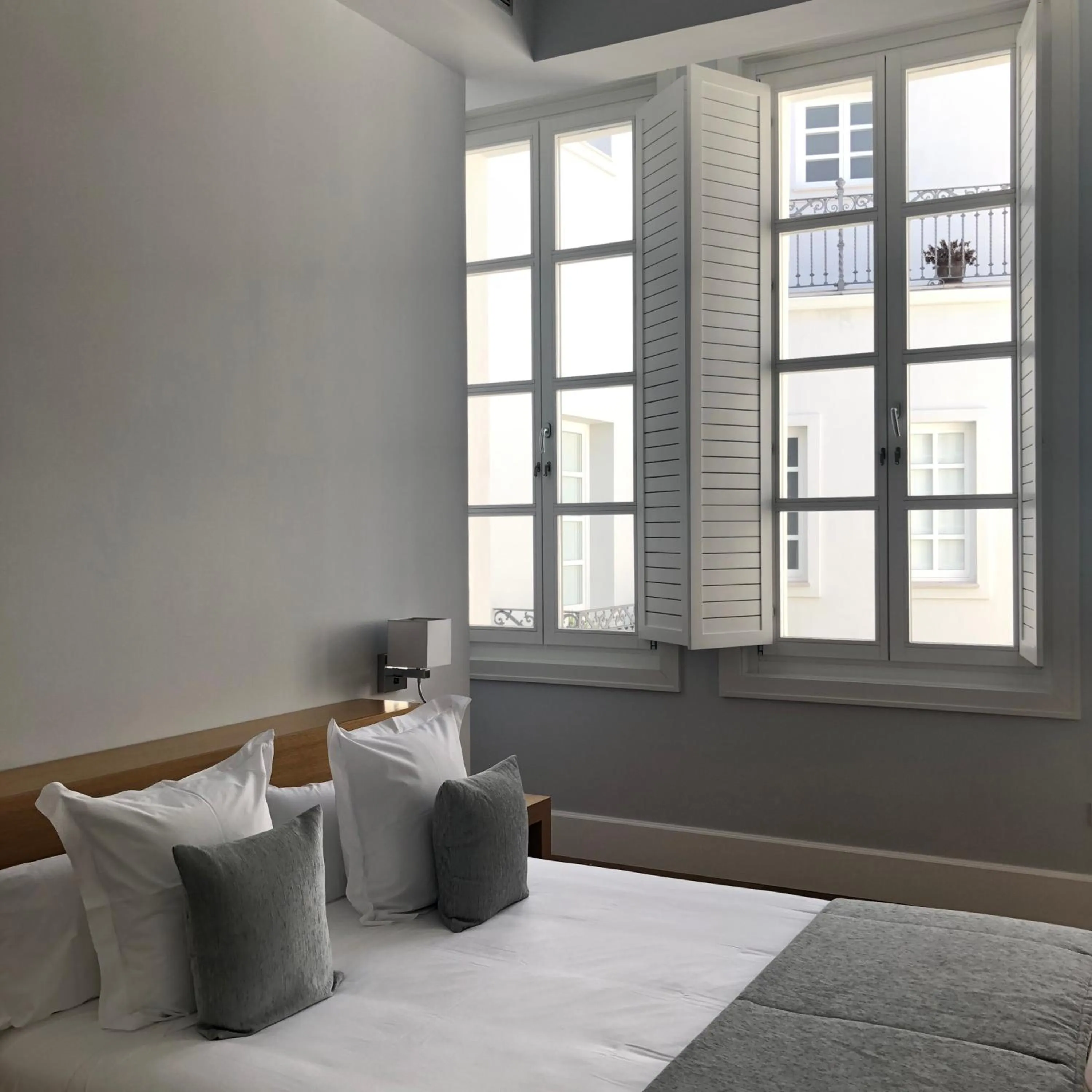 Shower, Bed in Hotel Boutique Palacio Corredera