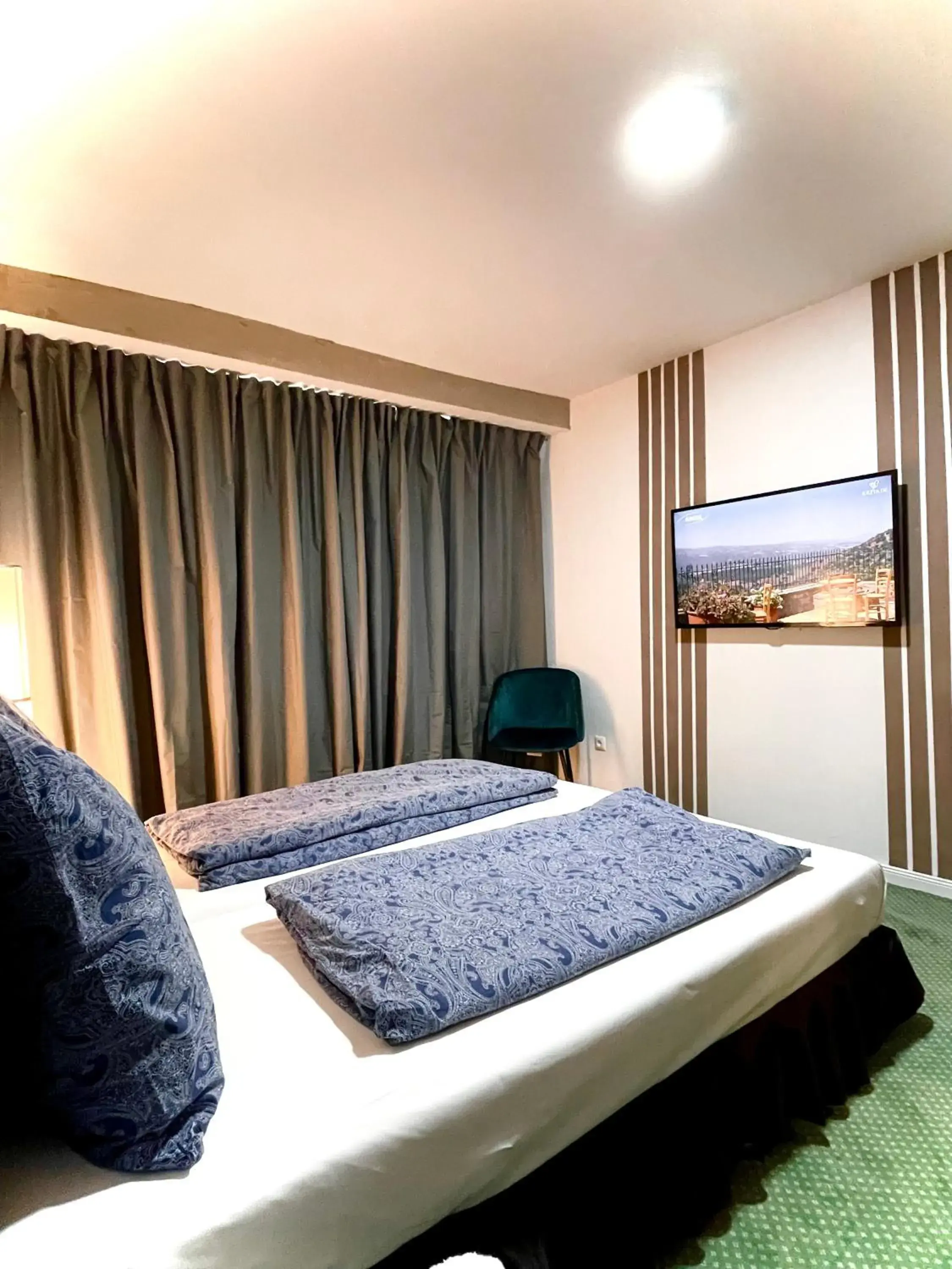 Twin Room with Bathroom in Hotel Hamburg Inn Twin Room with Bathroom in Hotel Hamburg Inn