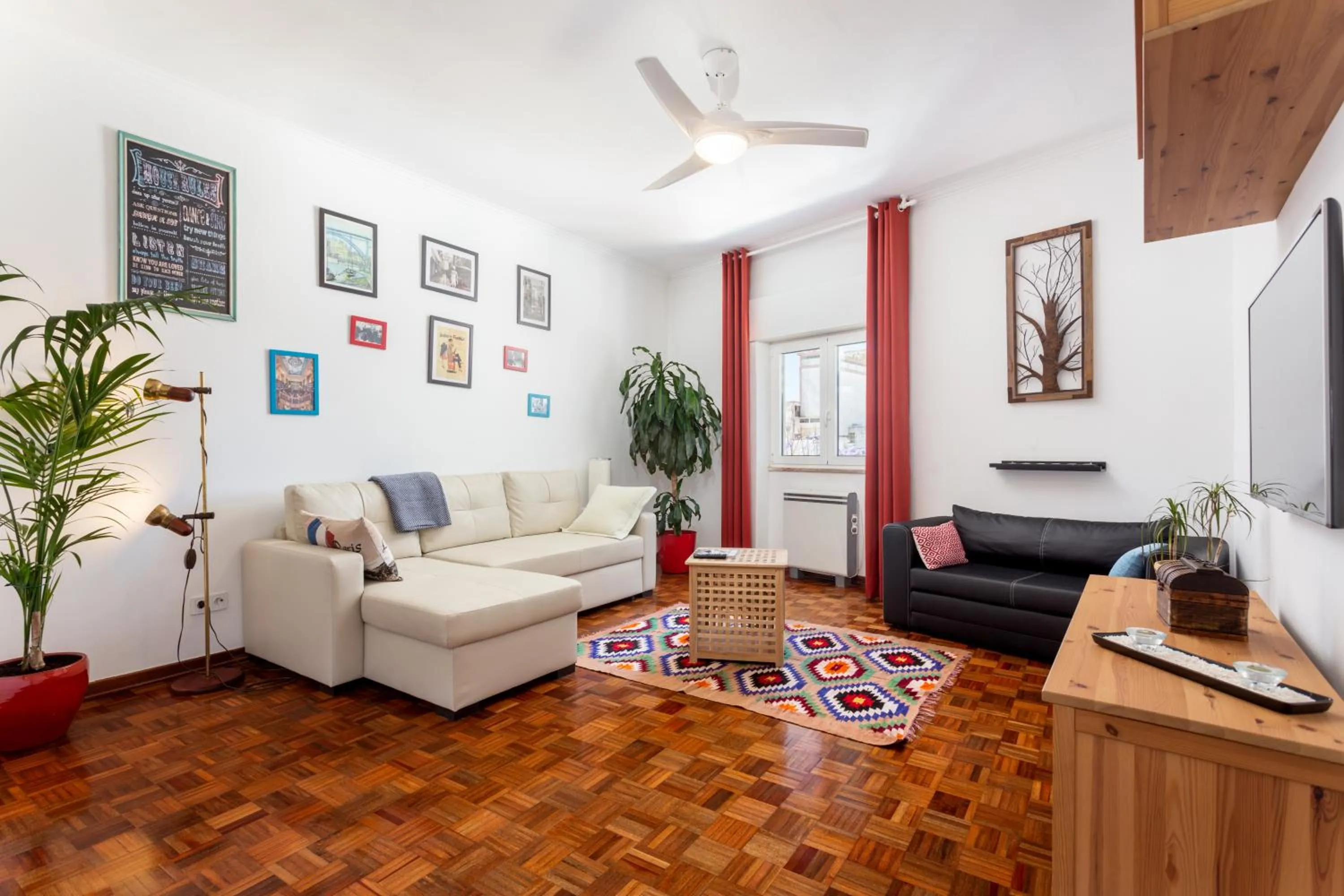 Living room in Dreamers Duplex with Seaview