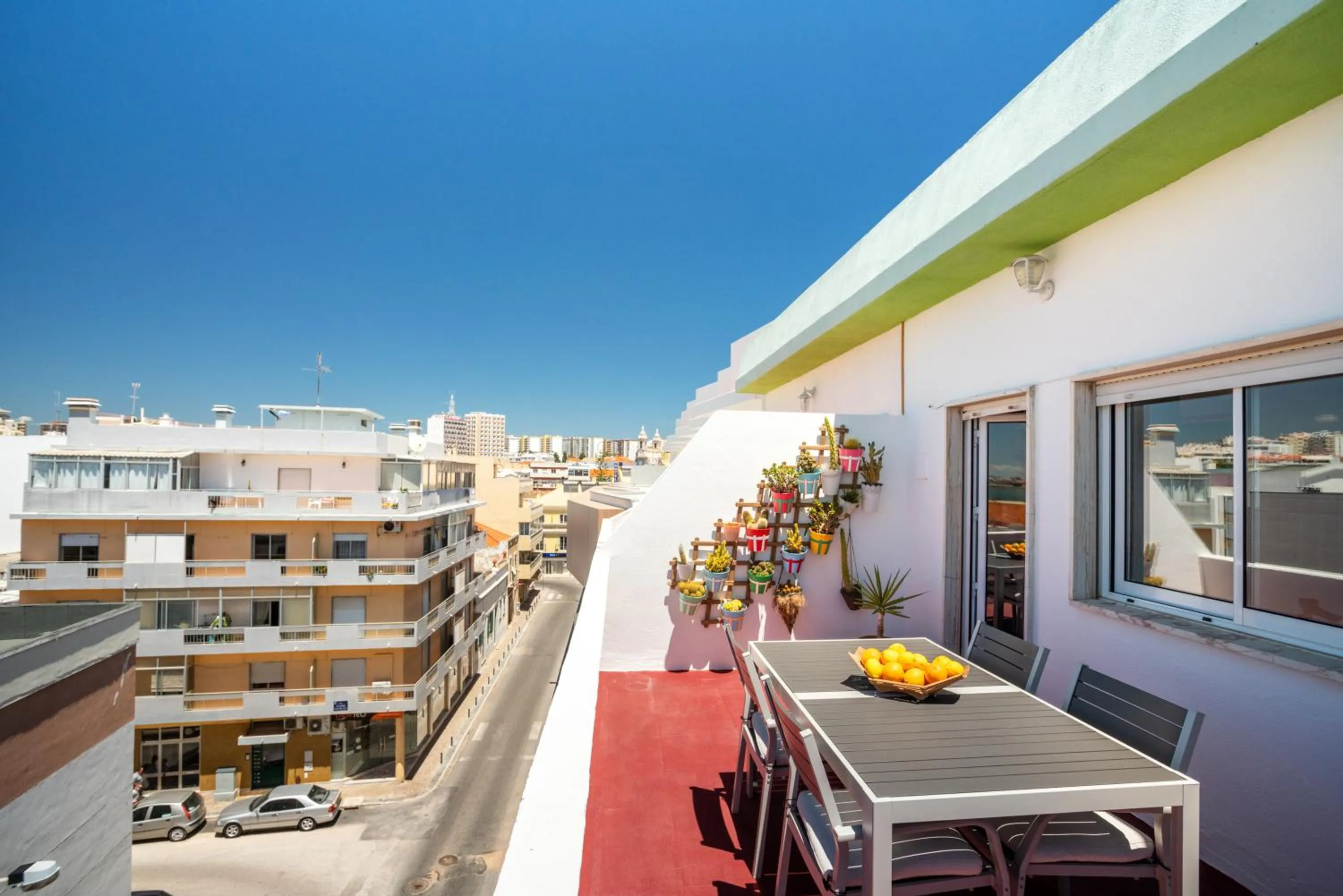 Balcony/Terrace in Dreamers Duplex with Seaview