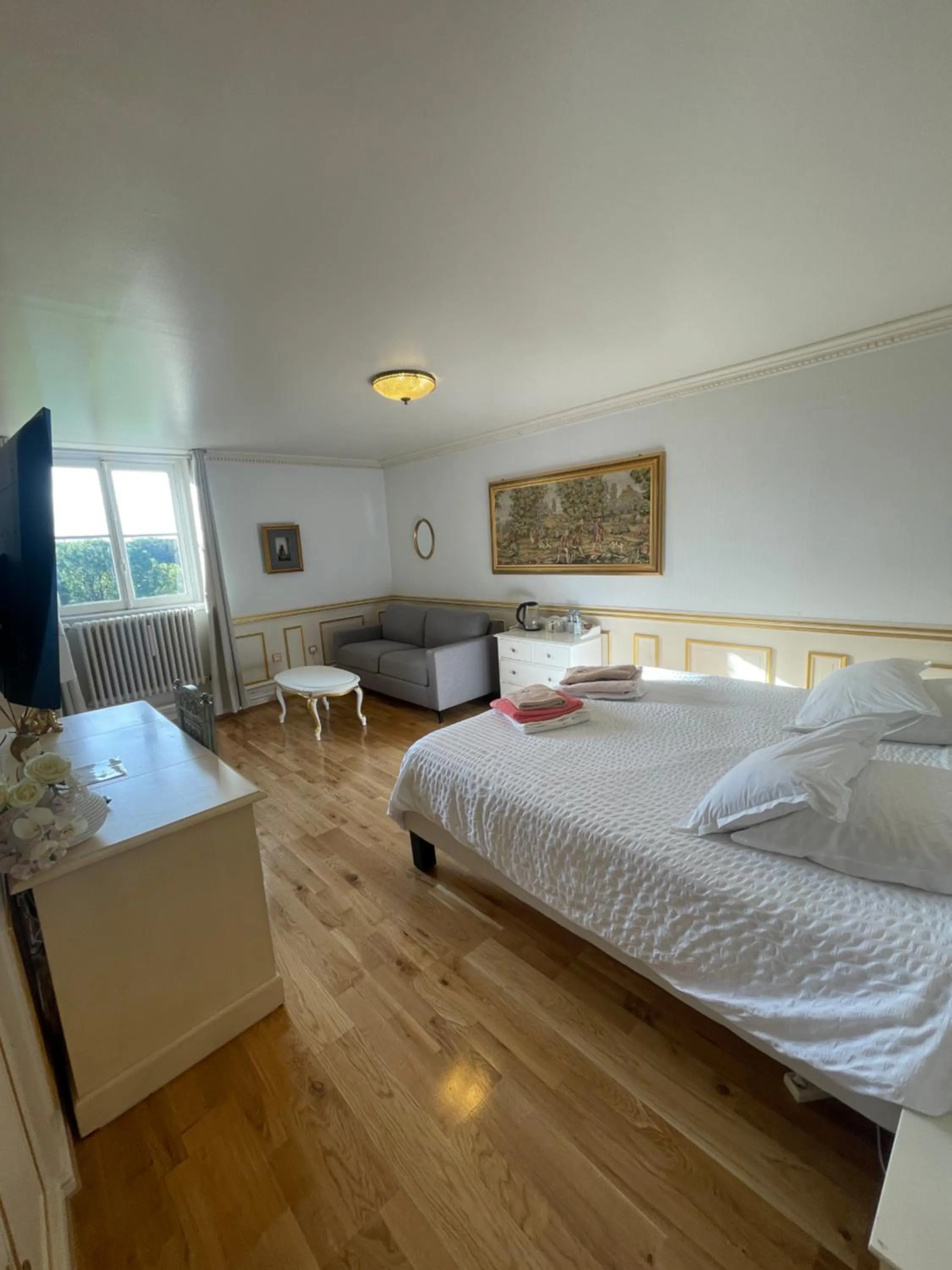 Bed in Château du Boulay Morin