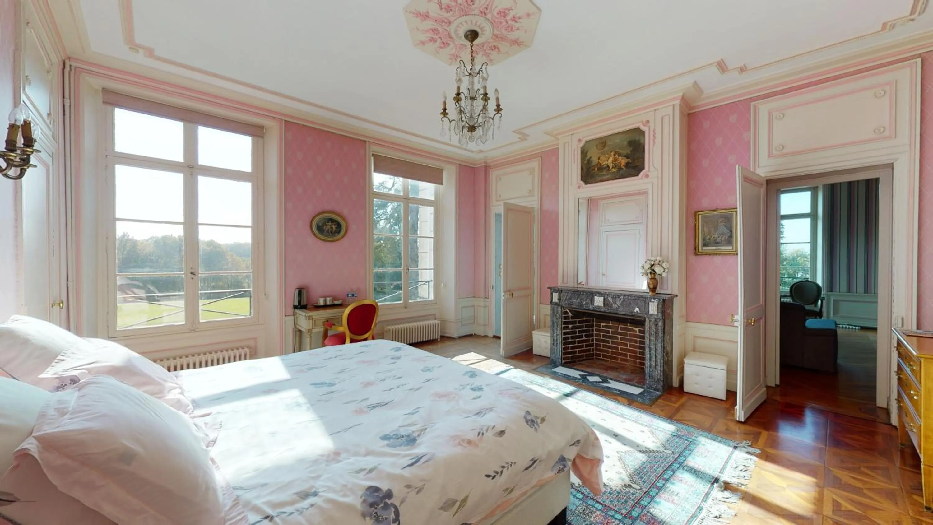 Photo of the whole room, Bed in Château du Boulay Morin