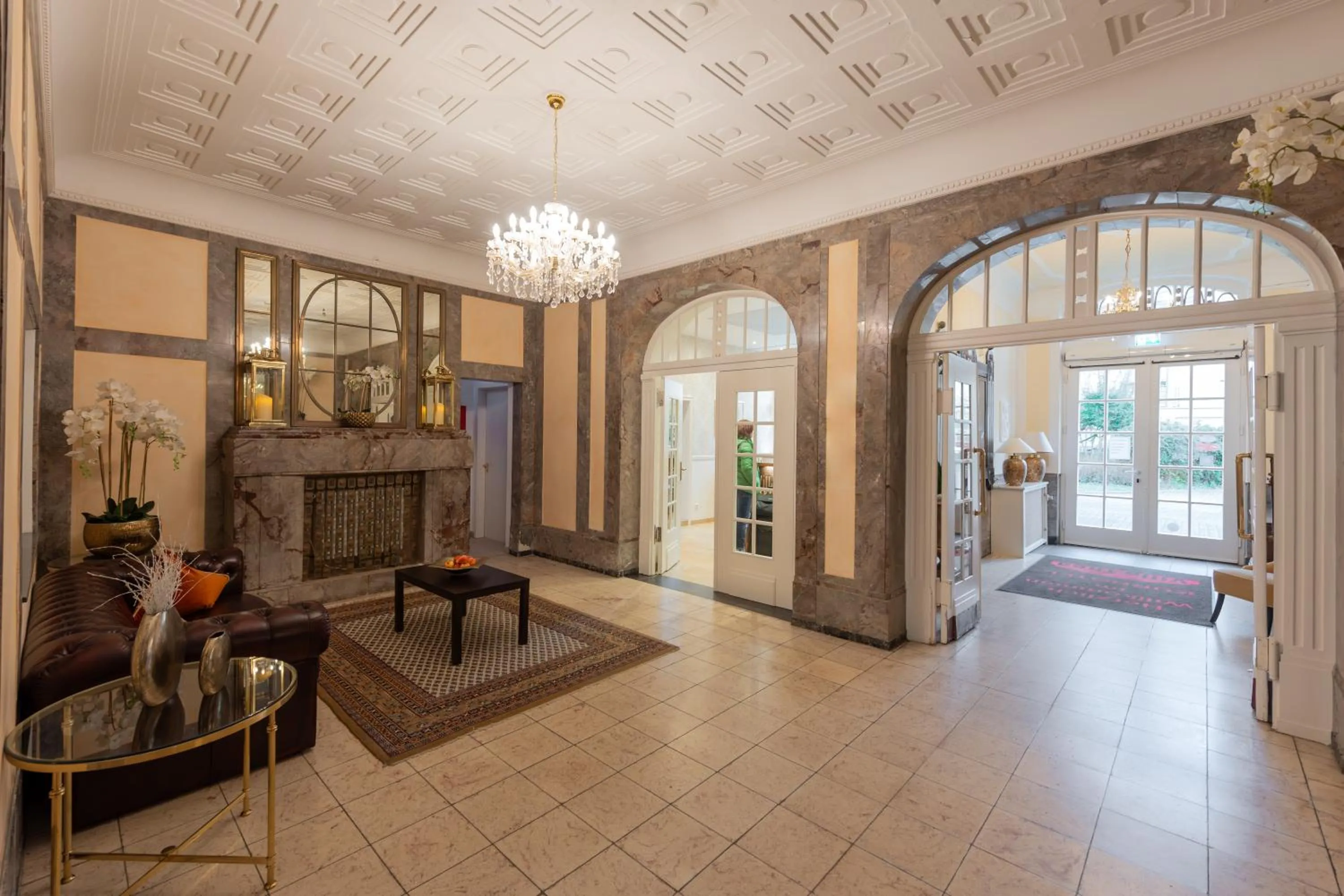 Lobby or reception in Villa Thea Hotel am Rosengarten