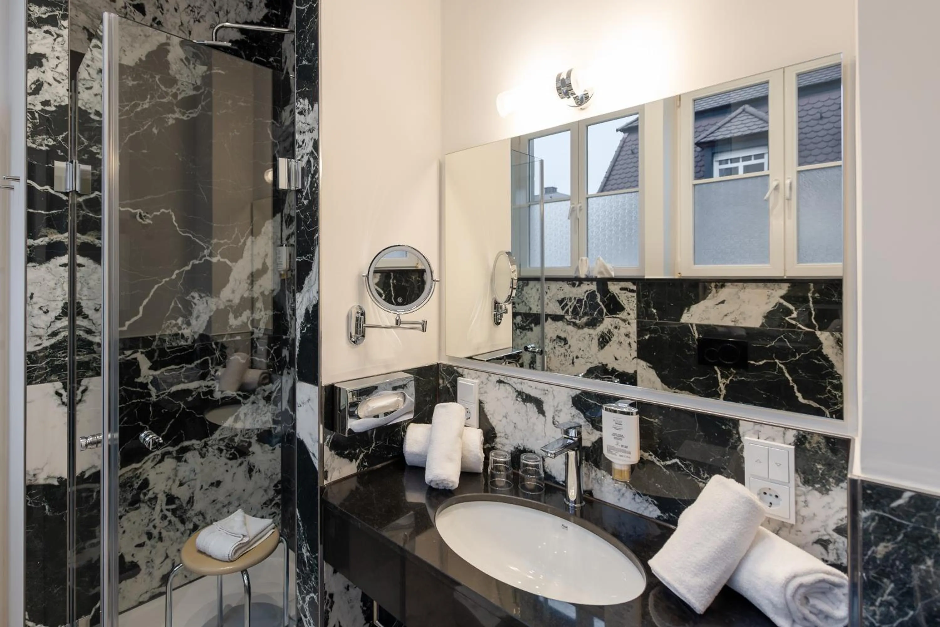 Bathroom in Villa Thea Hotel am Rosengarten