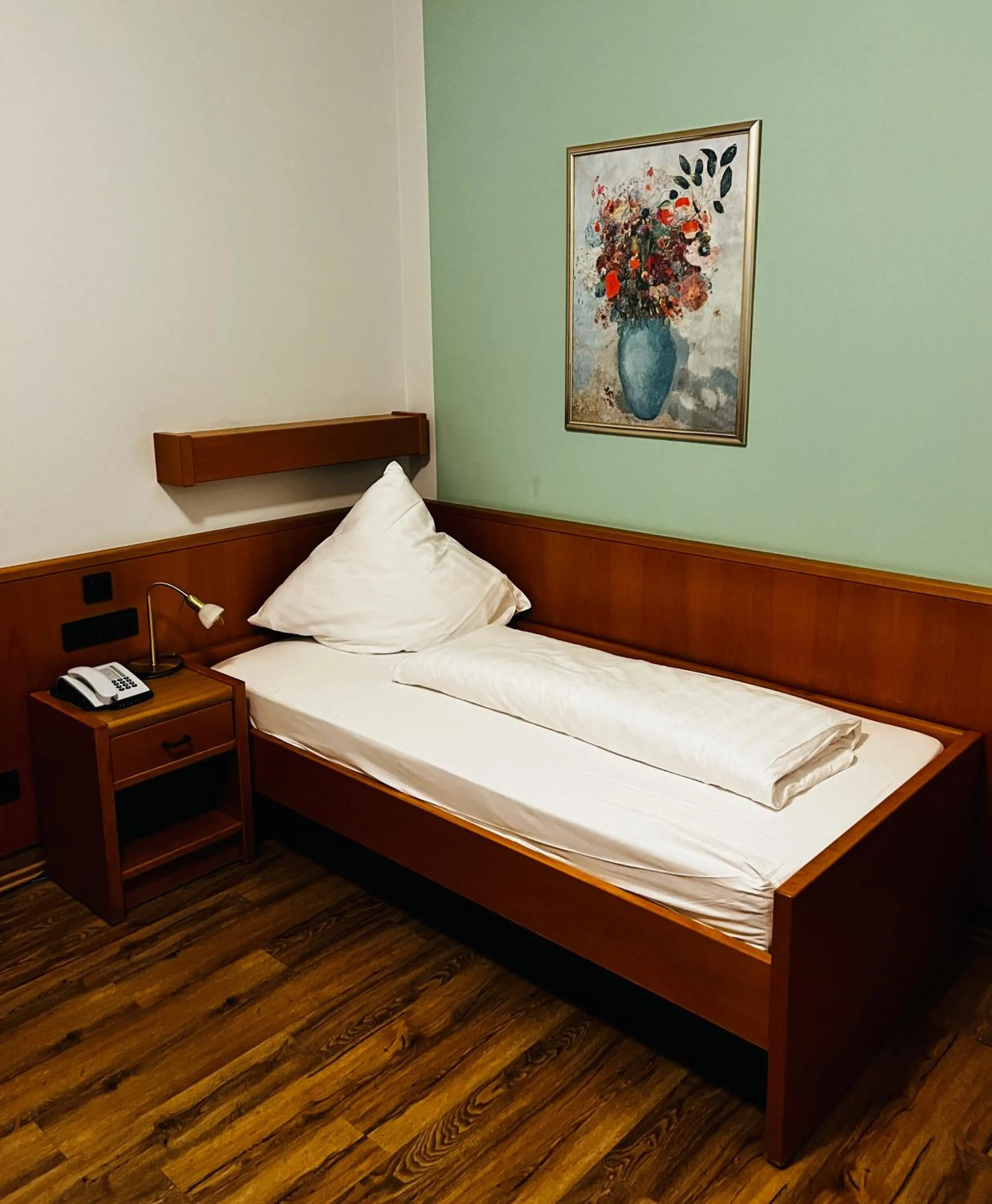 Bed in Villa Thea Hotel am Rosengarten