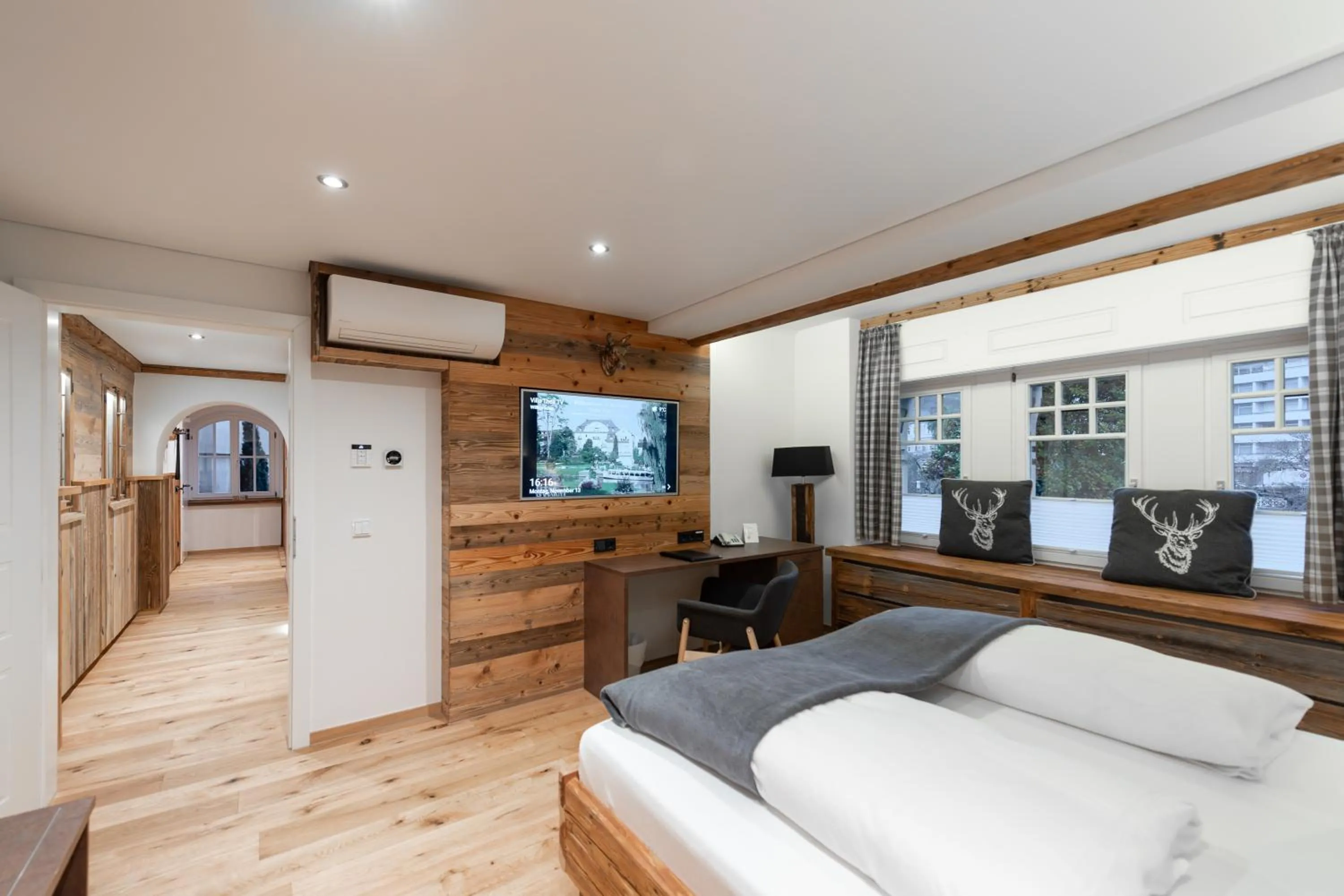 Bed in Villa Thea Hotel am Rosengarten