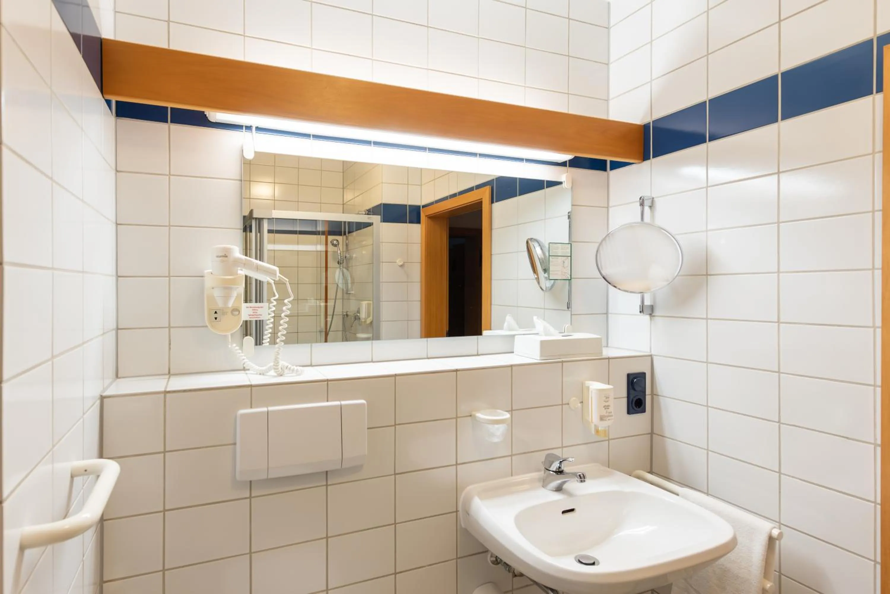 Bathroom in Villa Thea Hotel am Rosengarten