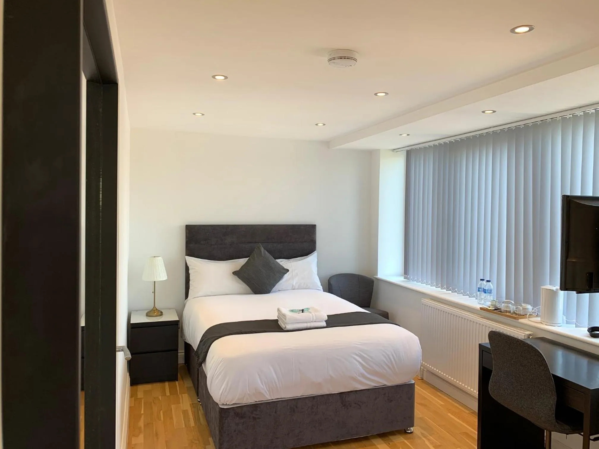 Bedroom, Bed in SE10 House