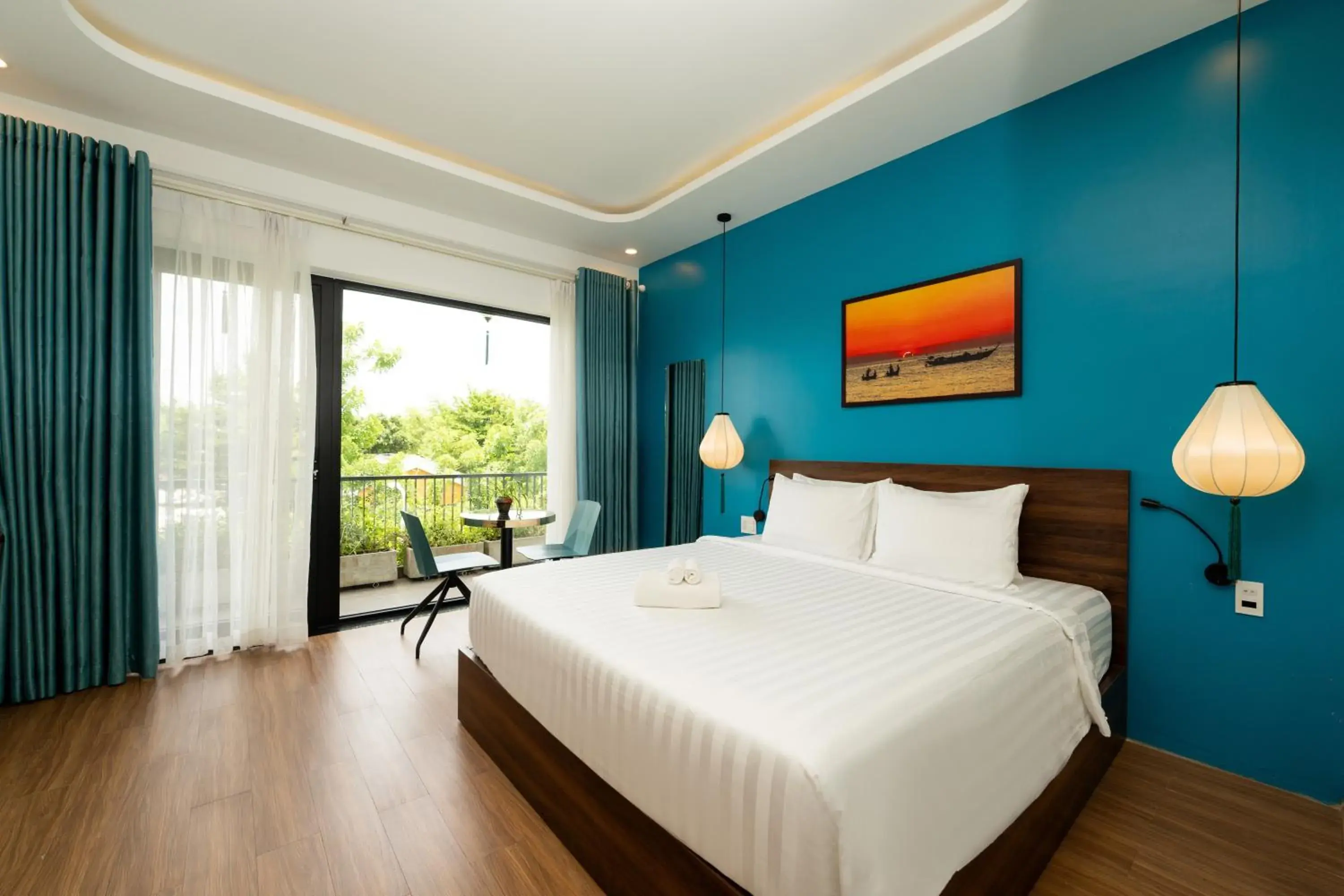 Deluxe Double Room with Balcony in Hoianese Pool & Sunset Hotel - A Member Of Hoianese Cultural Experiential Hotel Deluxe Double Room with Balcony in Hoianese Pool & Sunset Hotel - A Member Of Hoianese Cultural Experiential Hotel