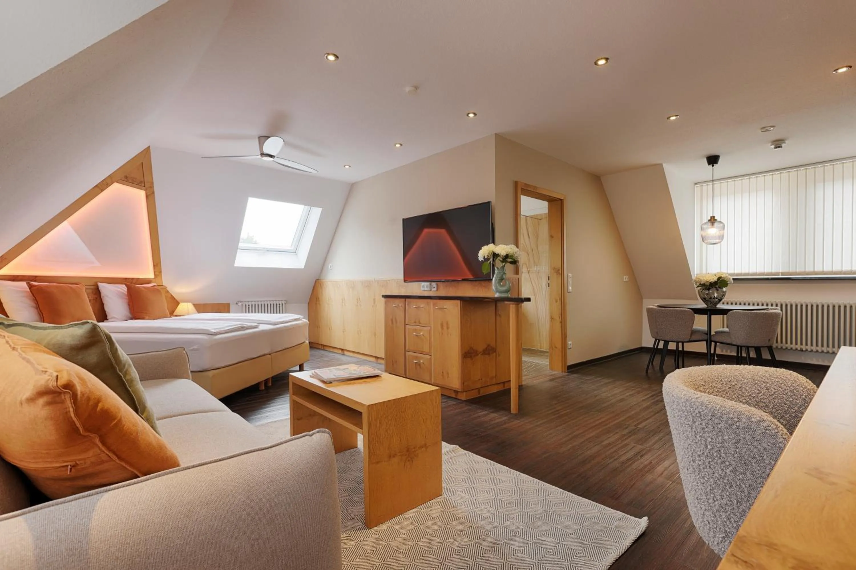 Photo of the whole room, Bed in Hotel Fischzucht in Würzburg