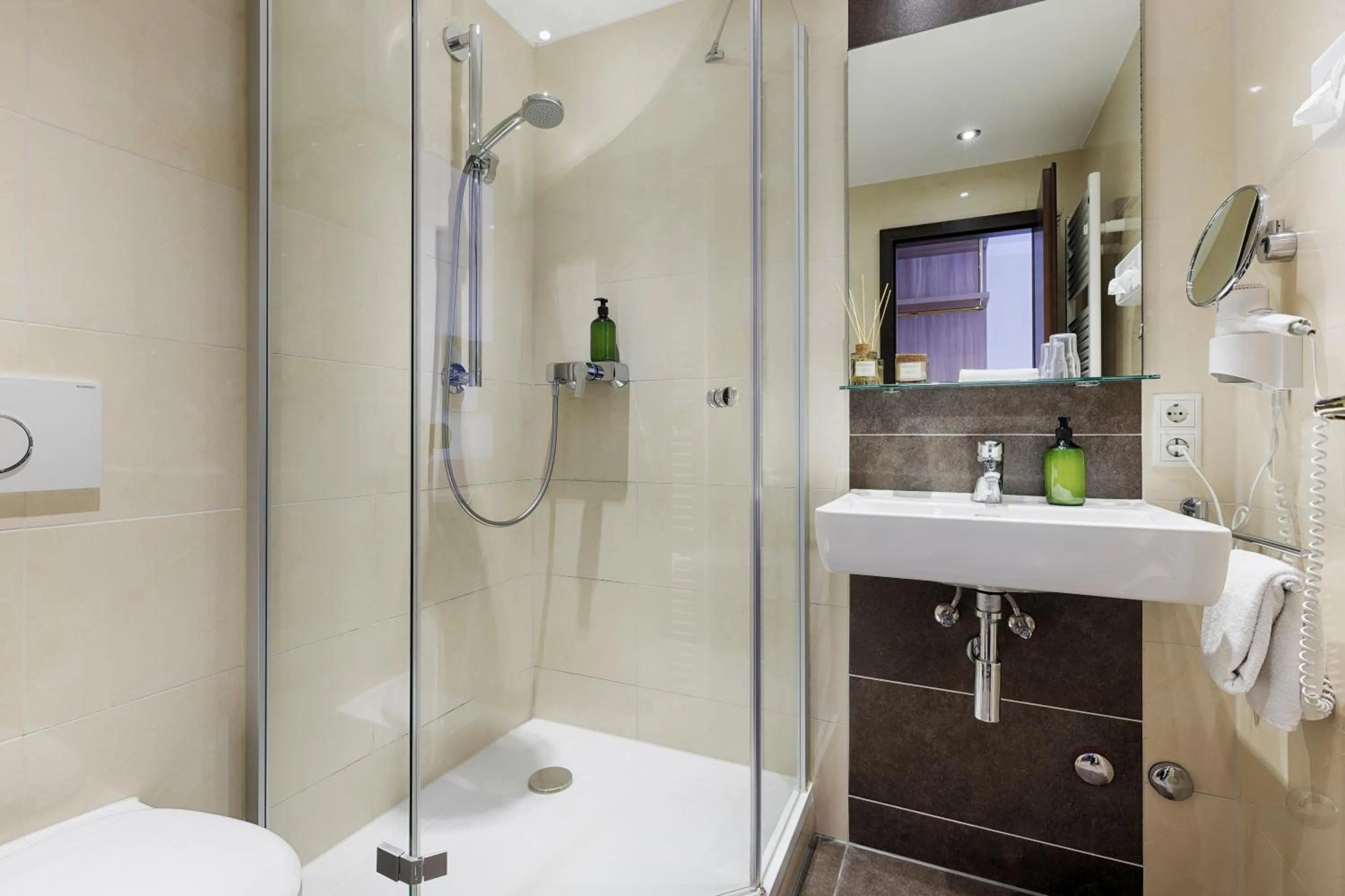 Bathroom in Hotel Fischzucht in Würzburg