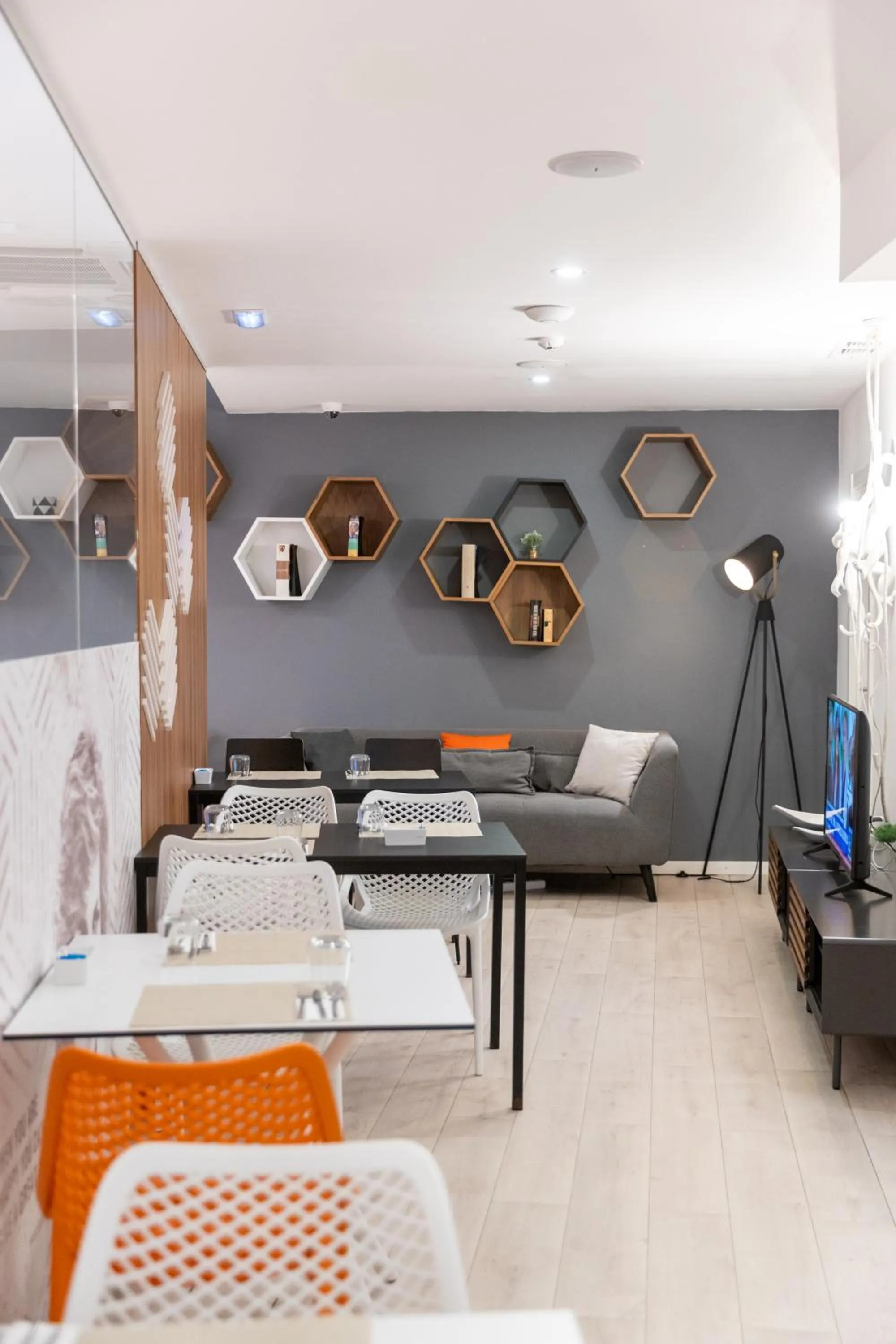 Breakfast, Bed in The ICONS Lisbon Hotel