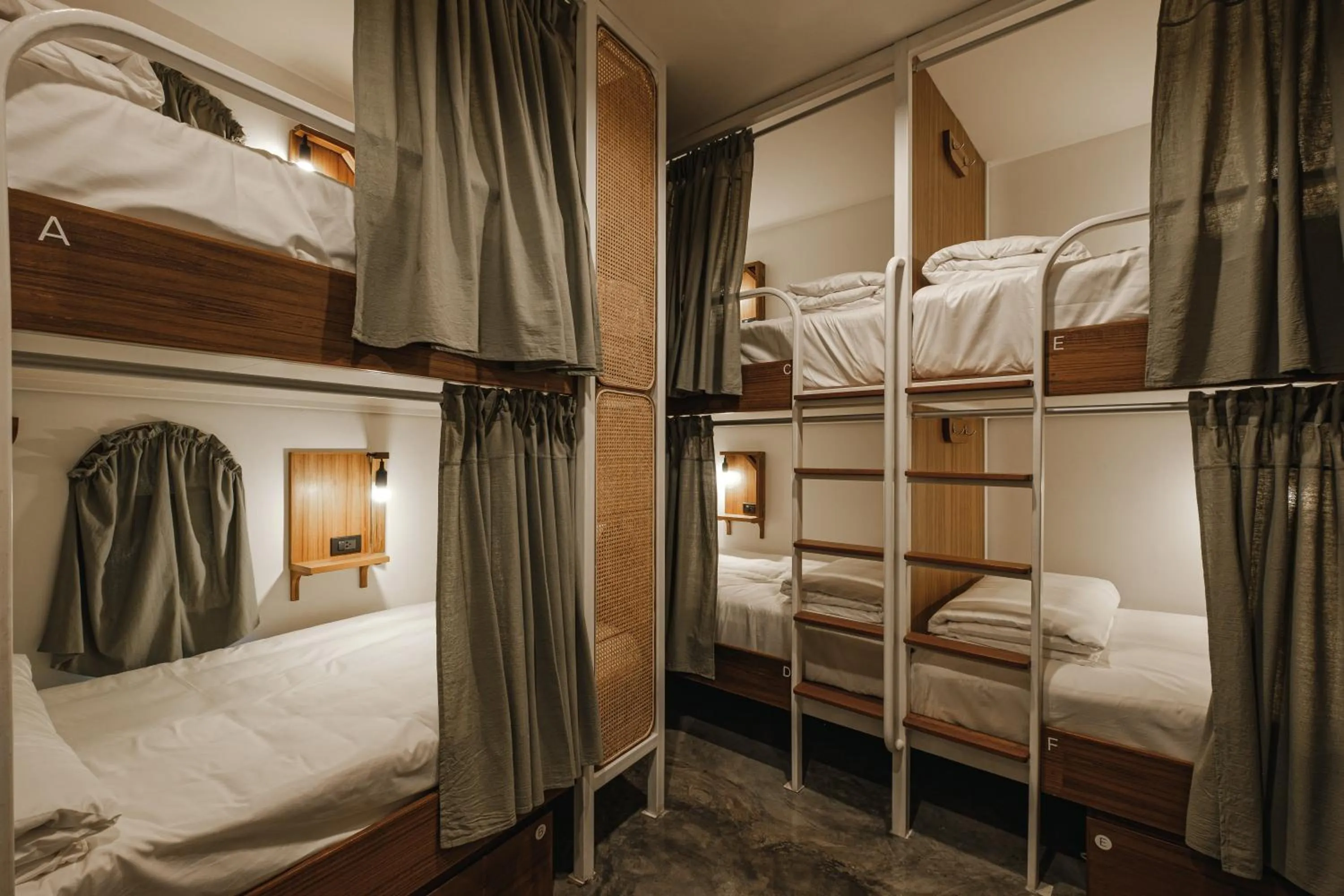 bunk bed, Bed in Hidden Garden Hostel