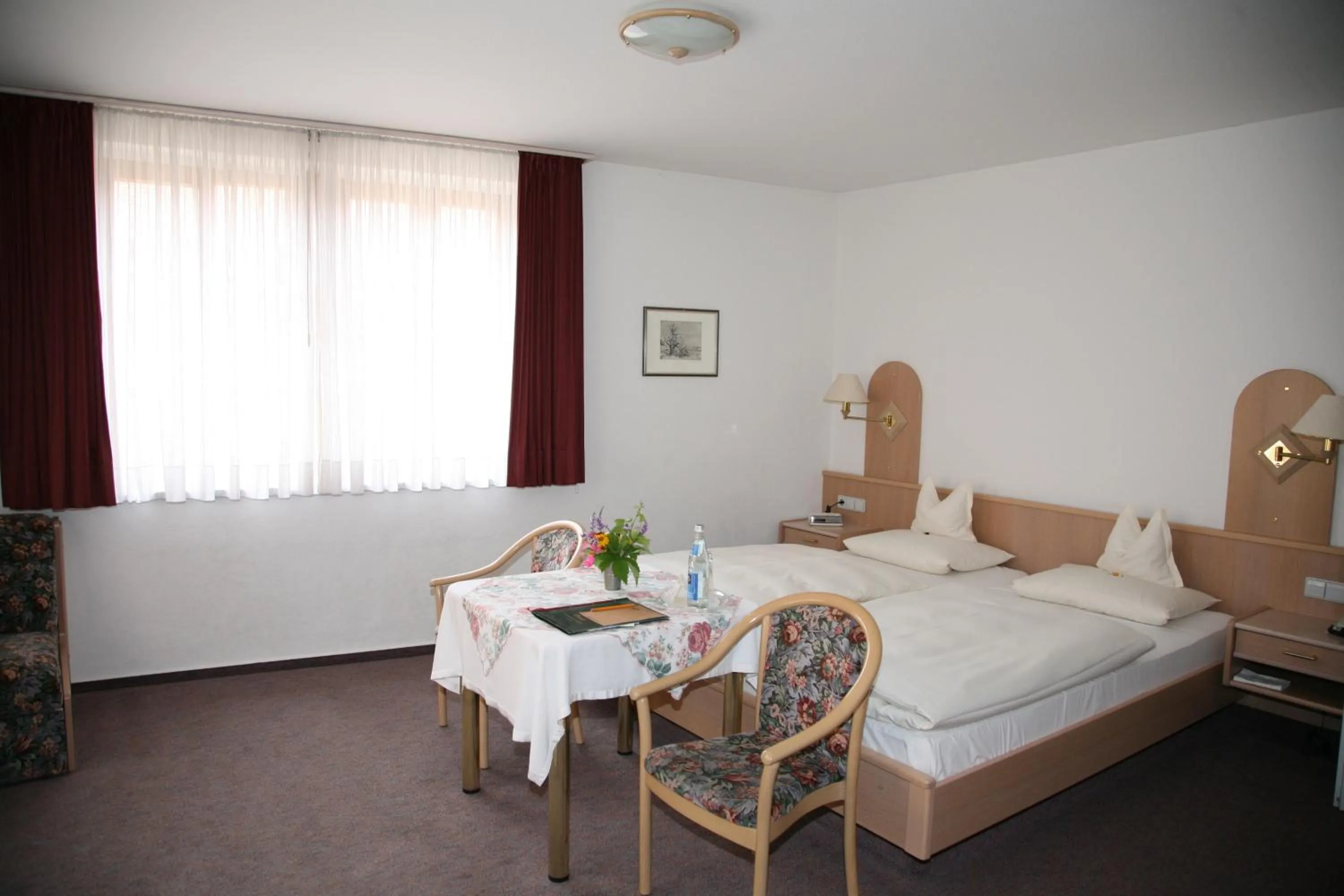 Photo of the whole room, Bed in Glocke Weingut und Hotel