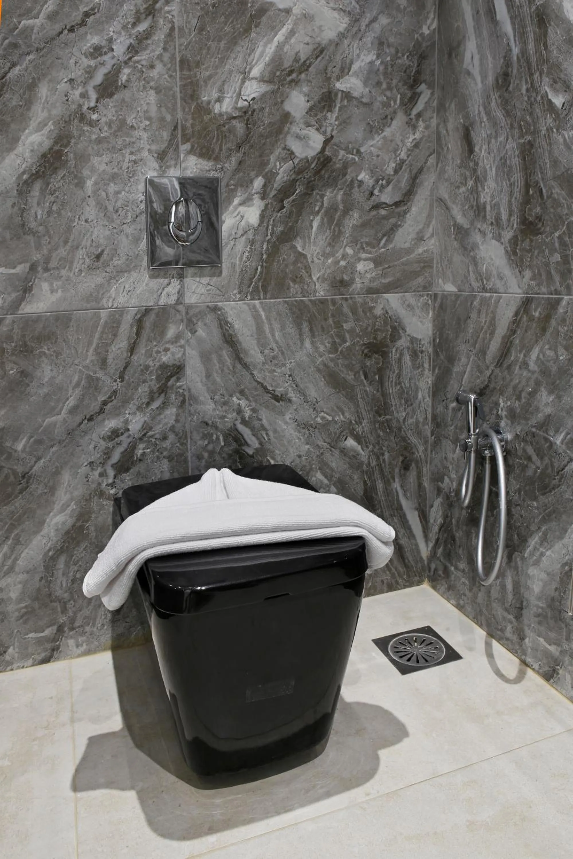 Toilet in Lilium Luxury Suites