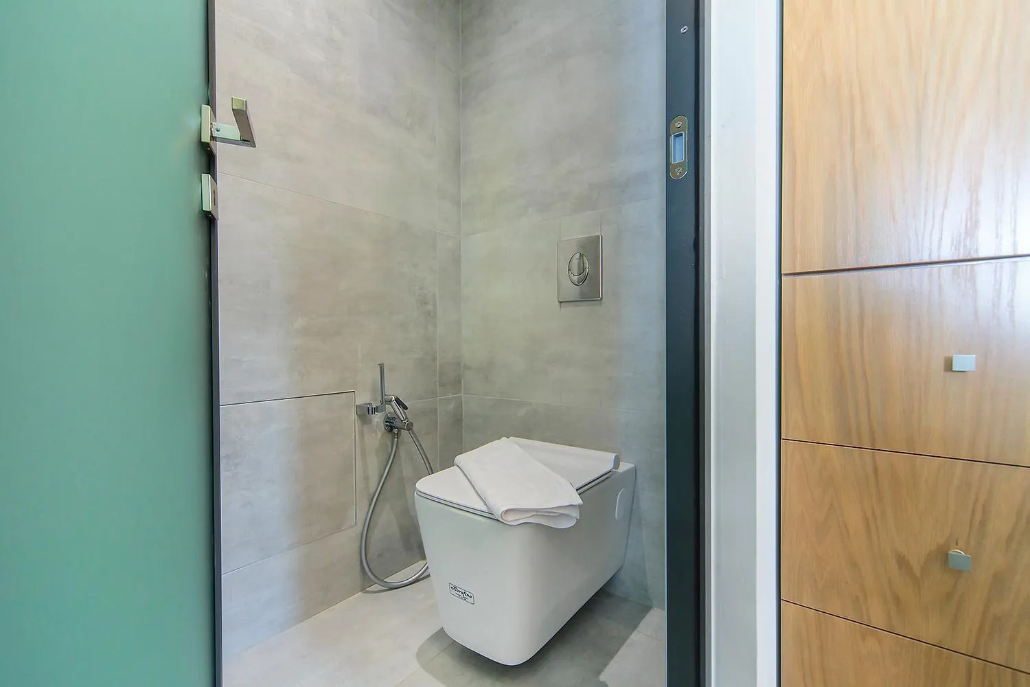 Toilet in Lilium Luxury Suites